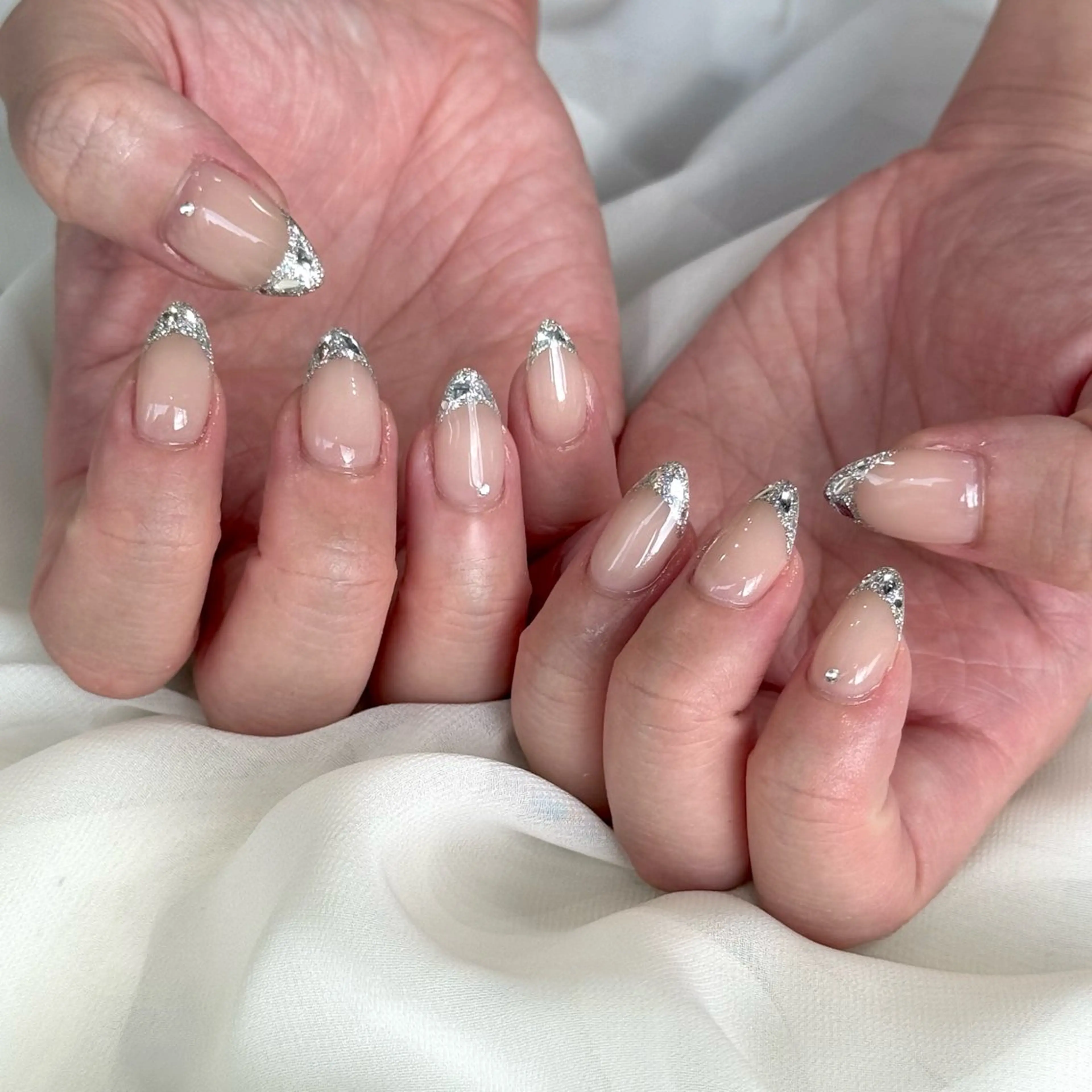 ネイル フレンチネイル ガラスフレンチ ハンドネイル HARUKA ネイリスト福岡/薬院のネイルデザイン