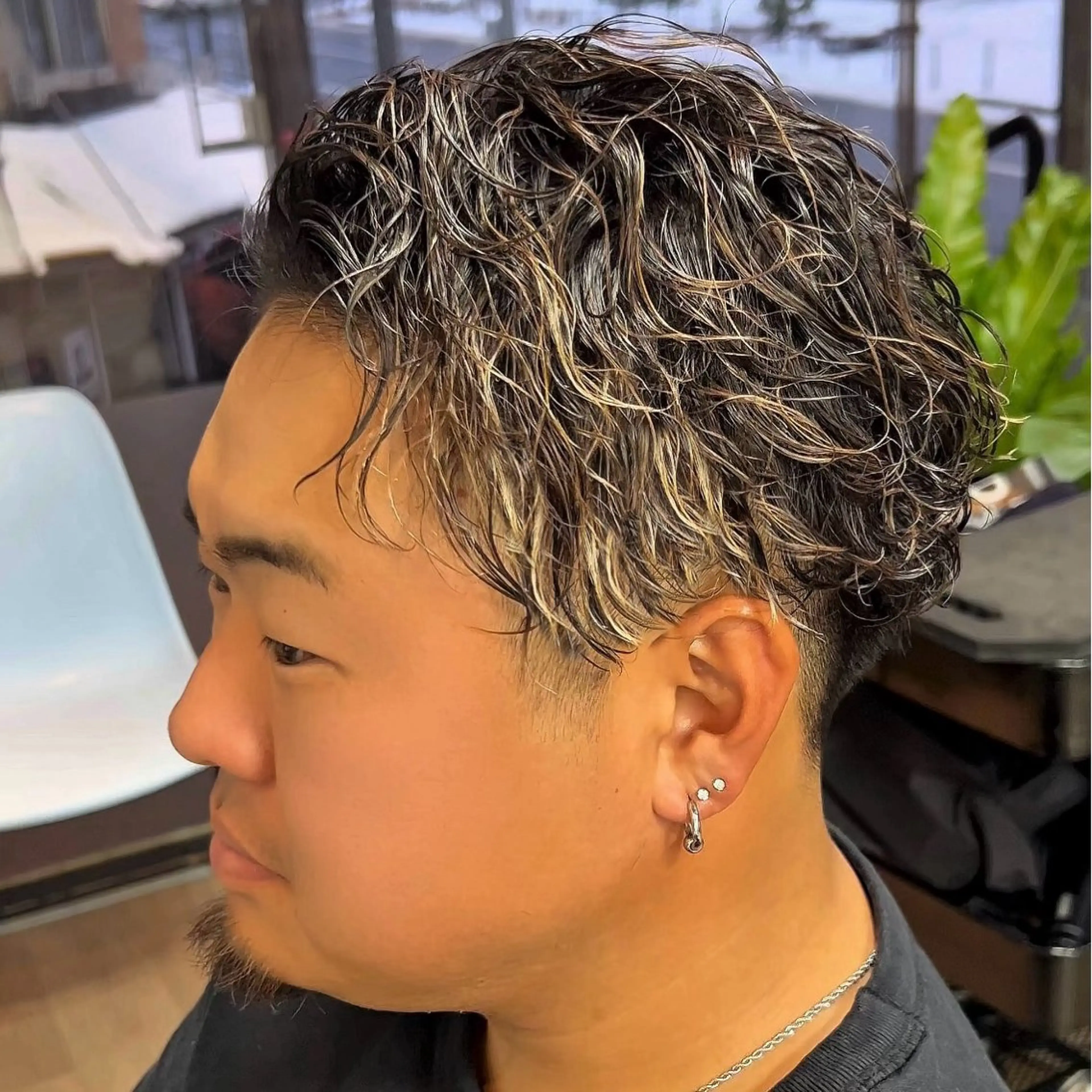 ショート カラー パーマ メンズ メンズメッシュ メンズパーマ メッシュ スパイラルパーマ カット ヘアカラー パーマ yori所属・メンズパーマ/メンズ カット/たばたよしきのヘアスタイル