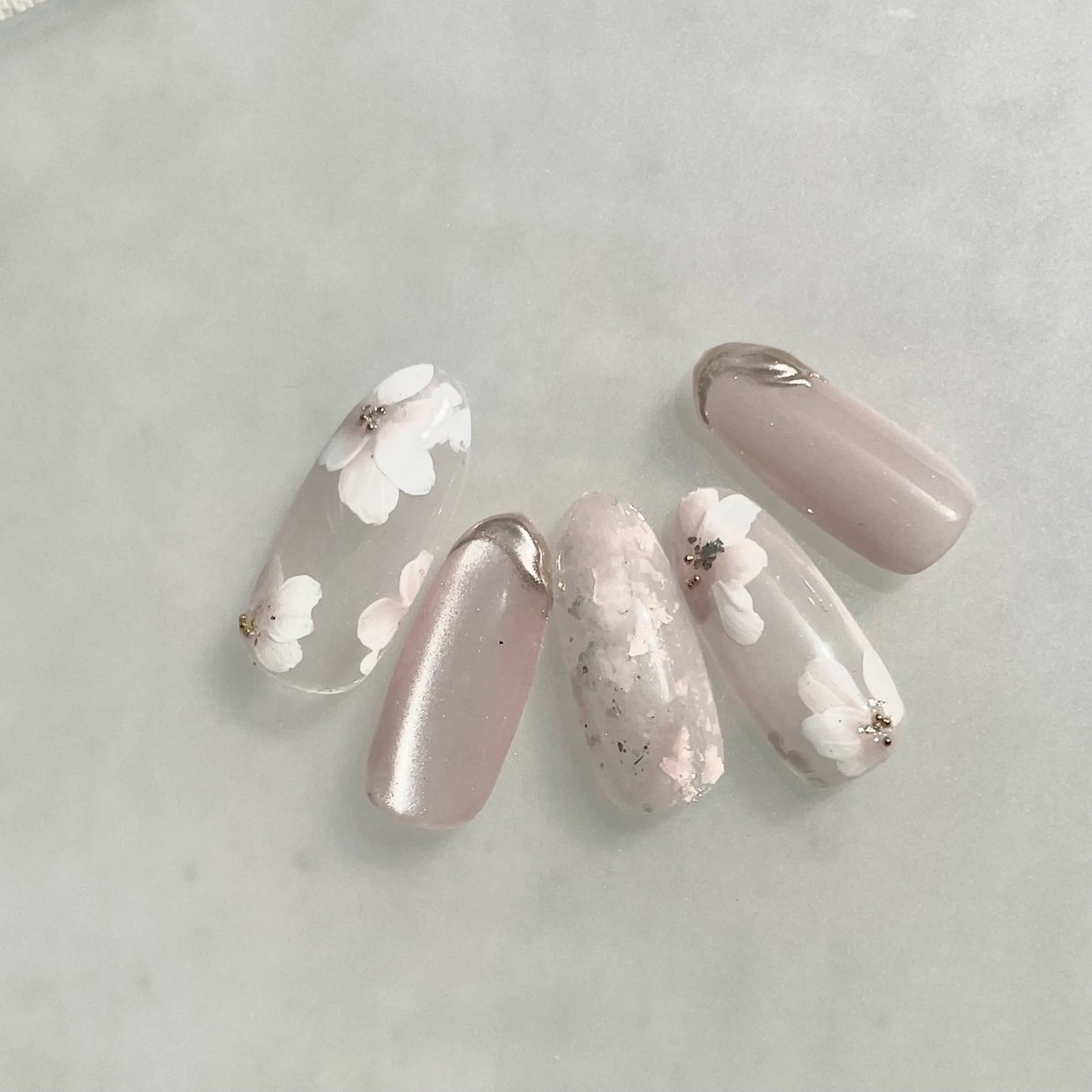 ネイル ハンドネイル A85G ayakoのネイルデザイン