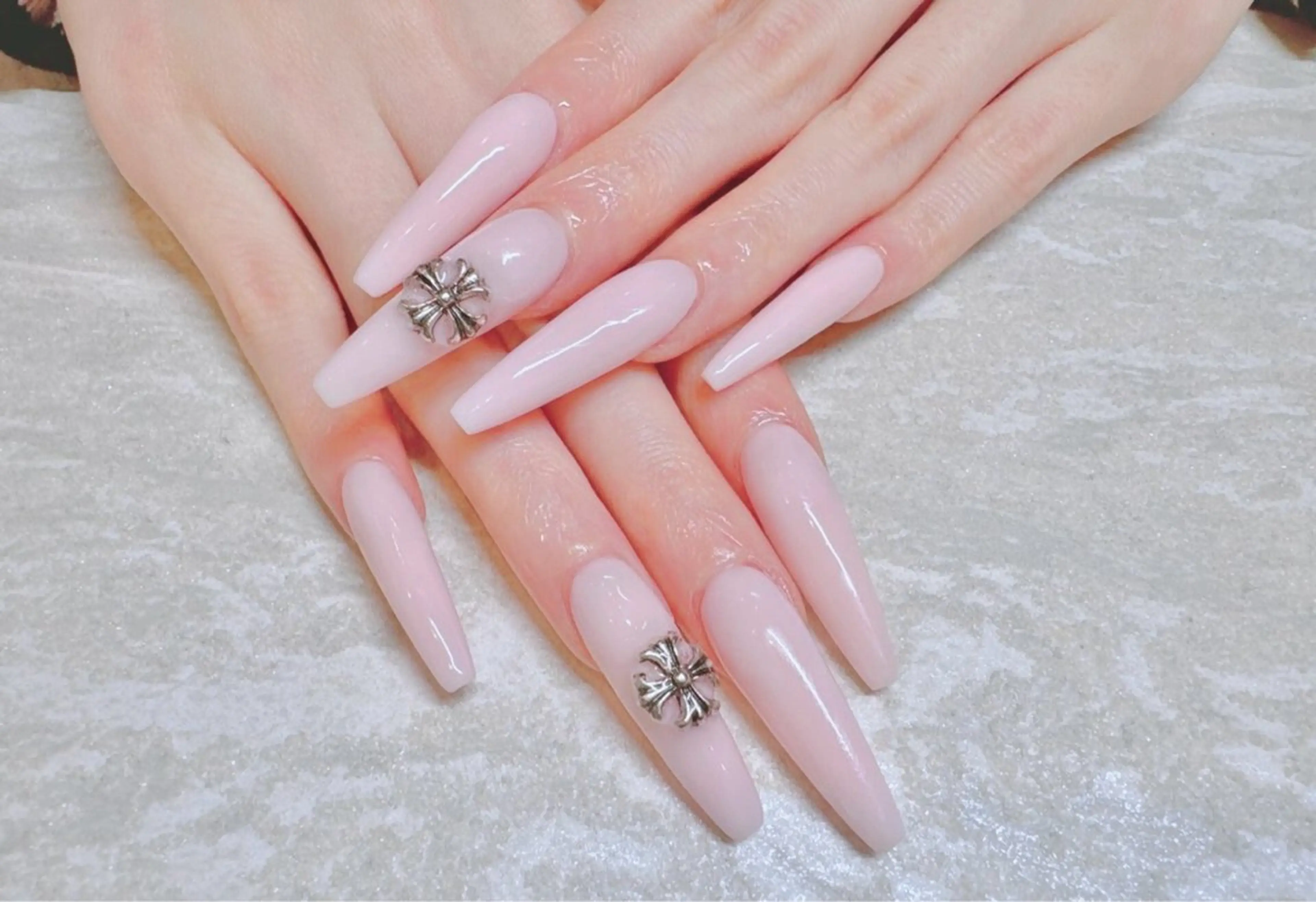 新人クーポン　【Hand】チップ長さだし　ワンカラーorラメグラデ/パーツ2個、オフあり場合＋660円！の写真