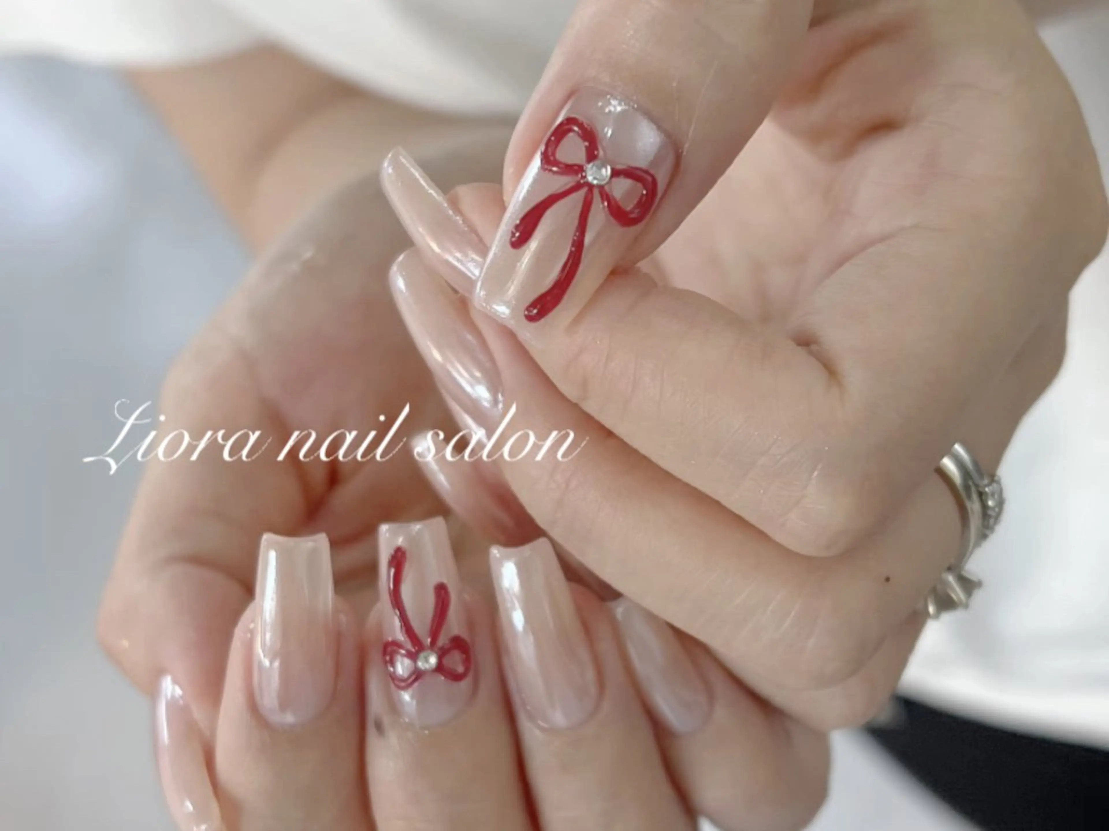 ネイル アートネイル フレンチネイル ジェルネイル ガーリー グラデーション ハンドネイル Liora nail 1のネイルデザイン