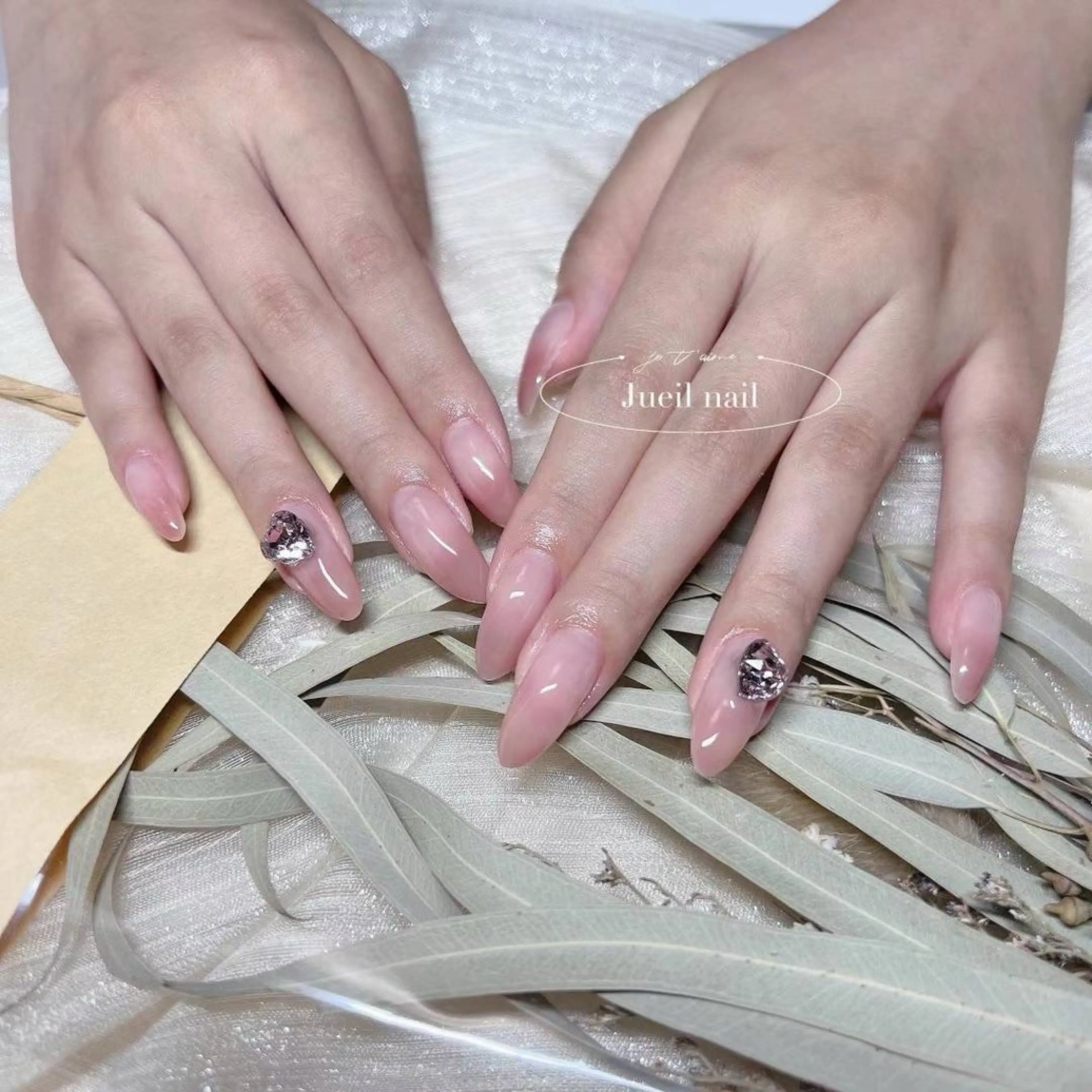 ネイル ハンドネイル KURE ISAKIのネイルデザイン