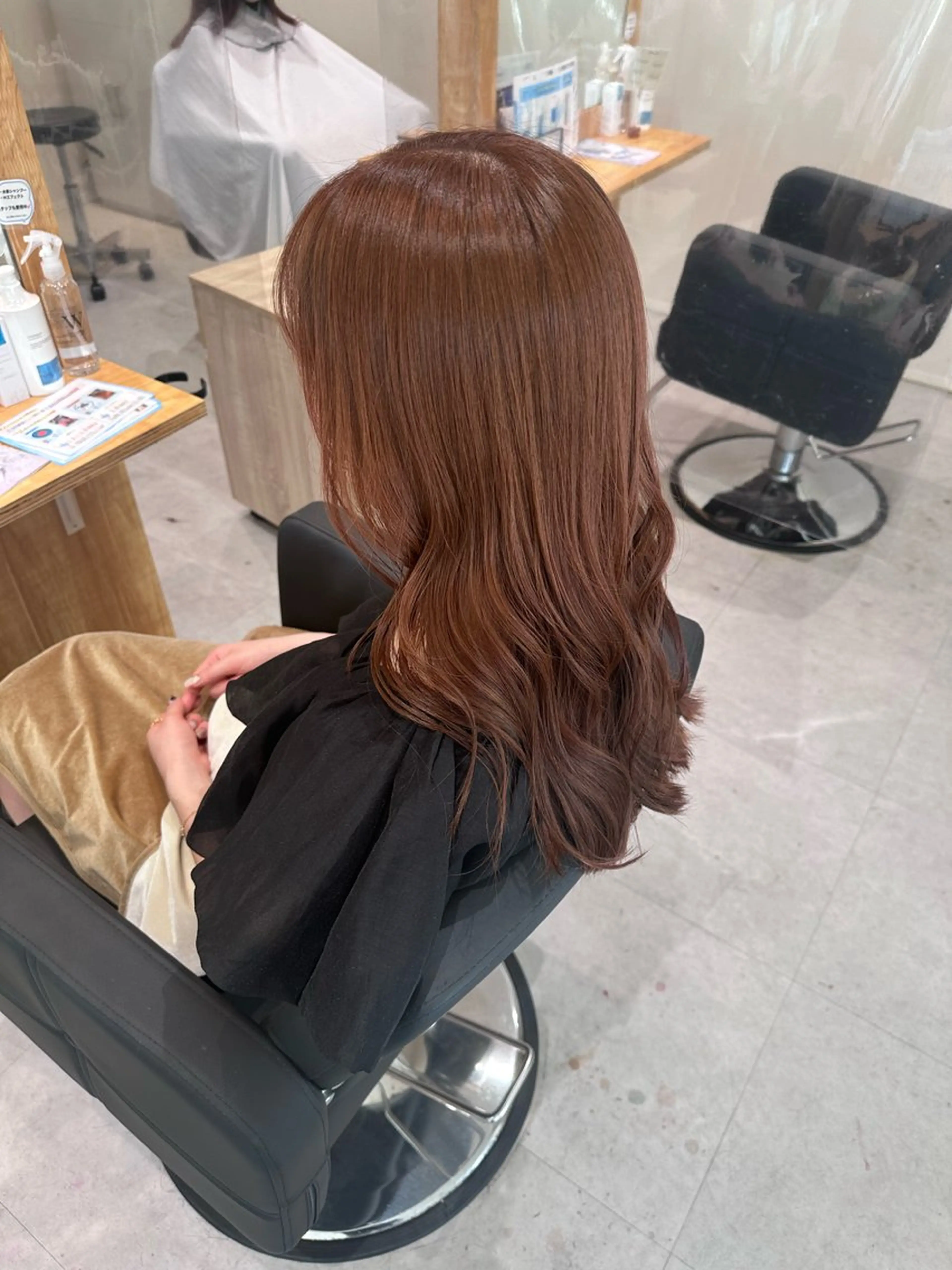 ロング カラー ブリーチ ブラウンカラー ブリーチなしカラー ピンクカラー 出路 亜理紗のヘアスタイル