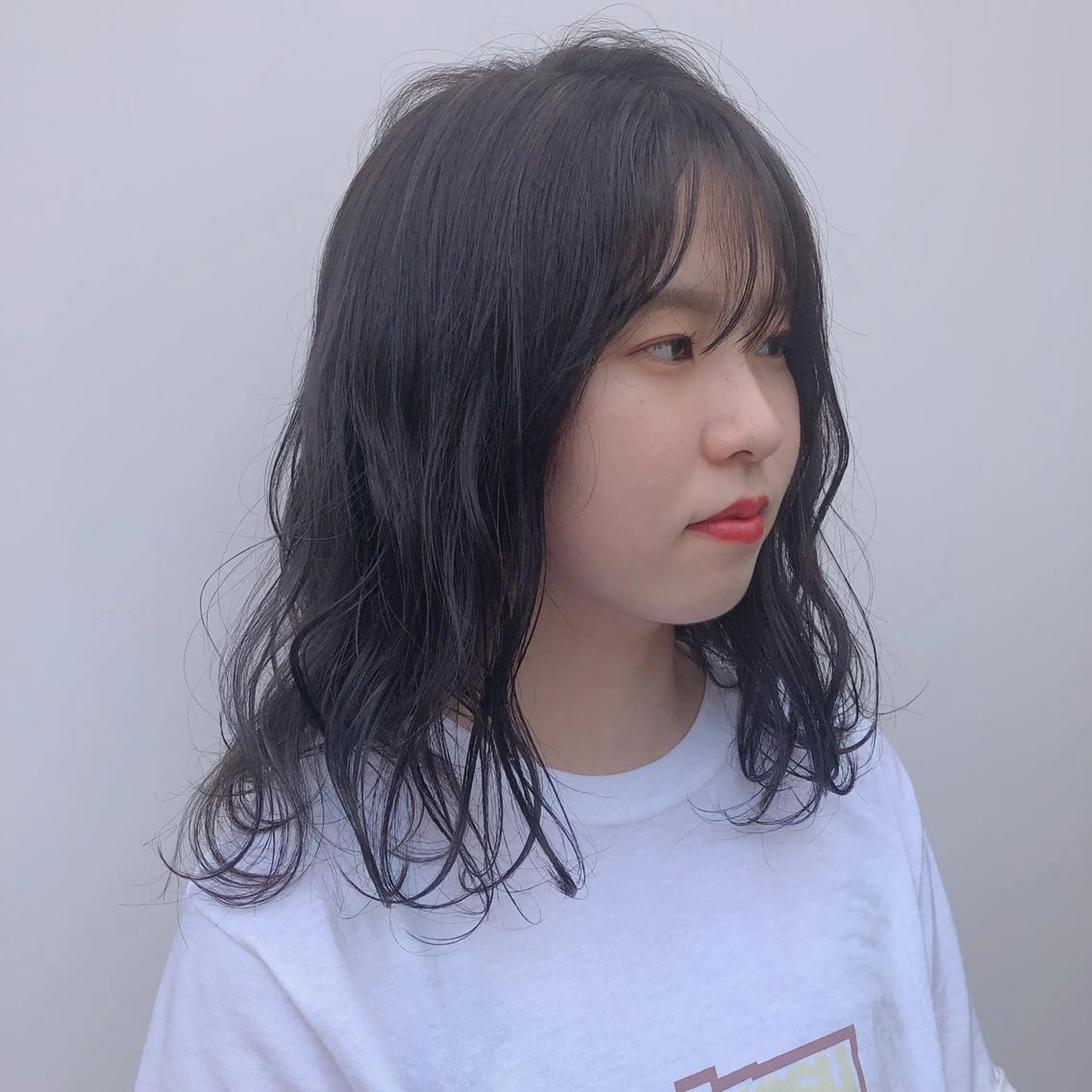 ミディアム 古屋 花織のヘアスタイル