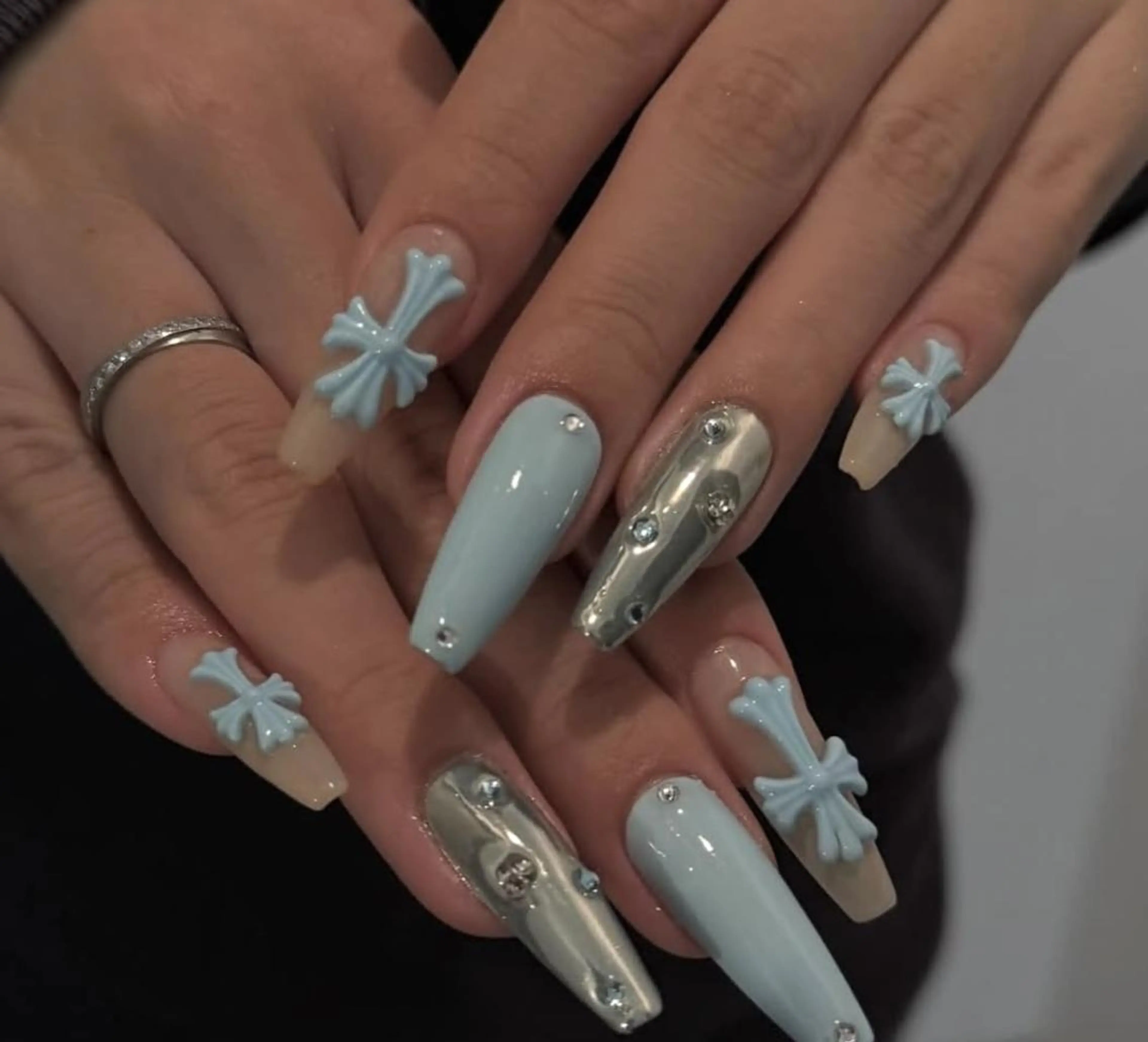 ネイル 長さ出し グラデーション 卒業式 キラキラネイル マグネットネイル Mio💖Belle Nail Salonのネイルデザイン