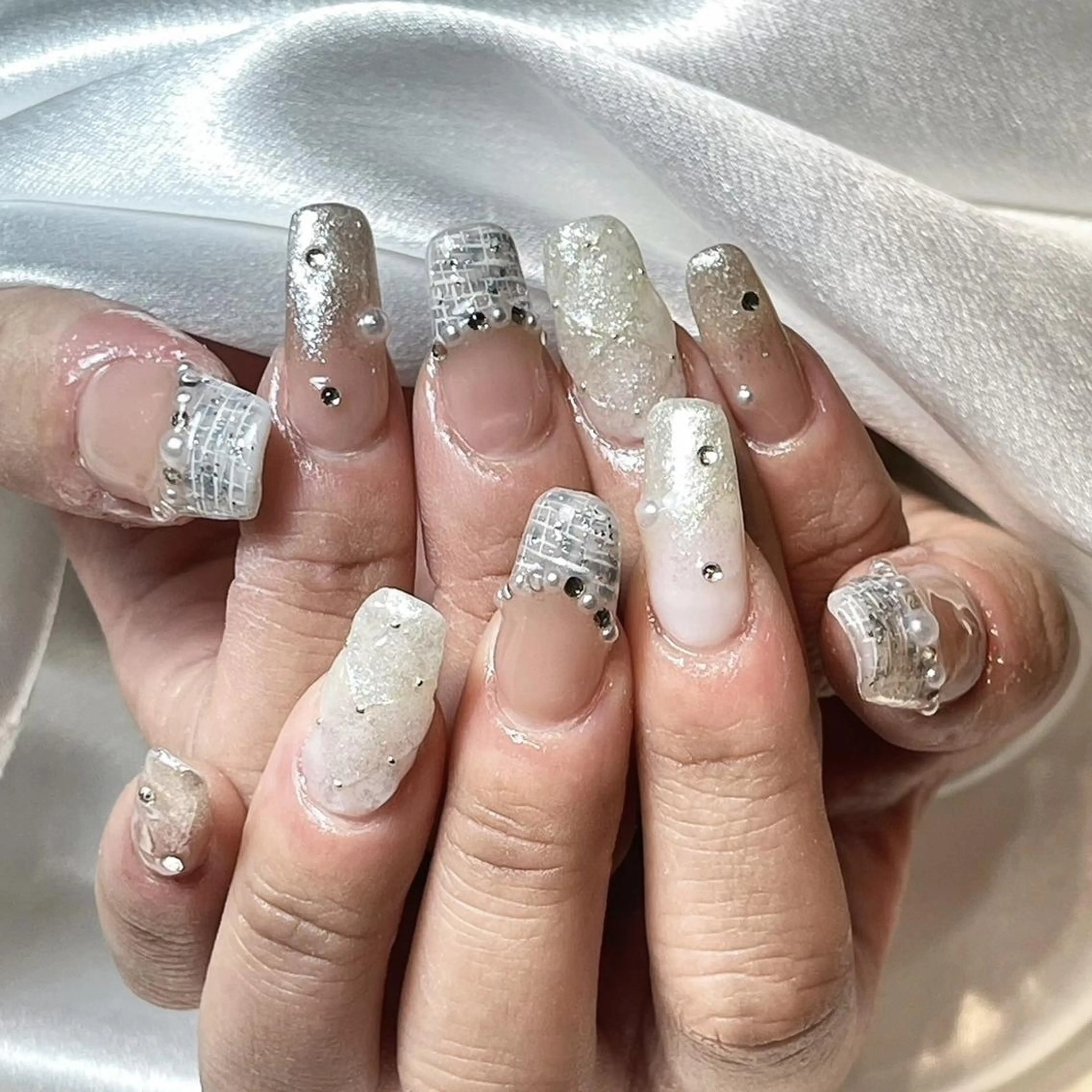 ネイル RAFFINE 月🦋🩵のネイルデザイン