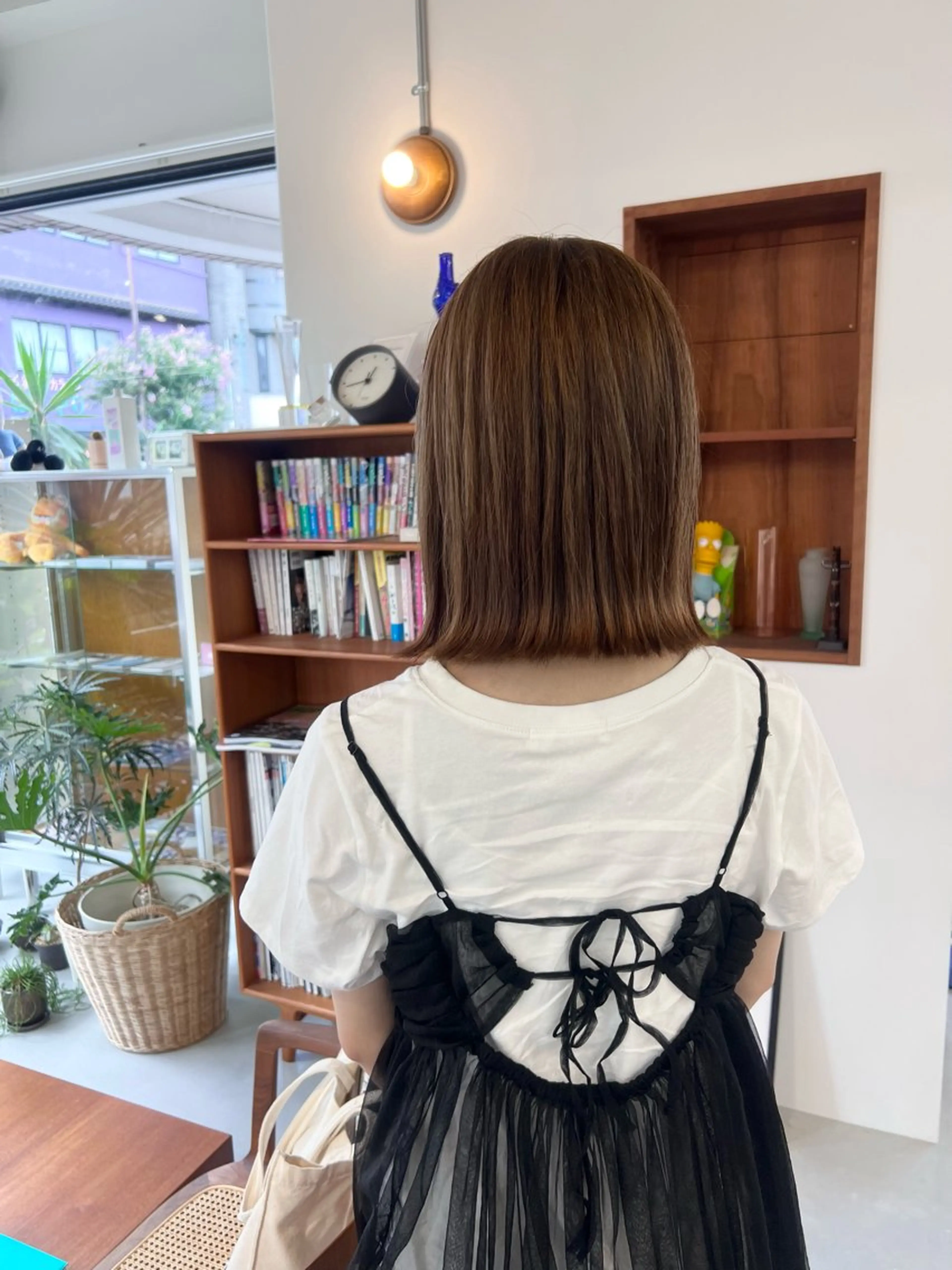 ショート ボブ カット ヘアカラー 石川 実咲のヘアスタイル