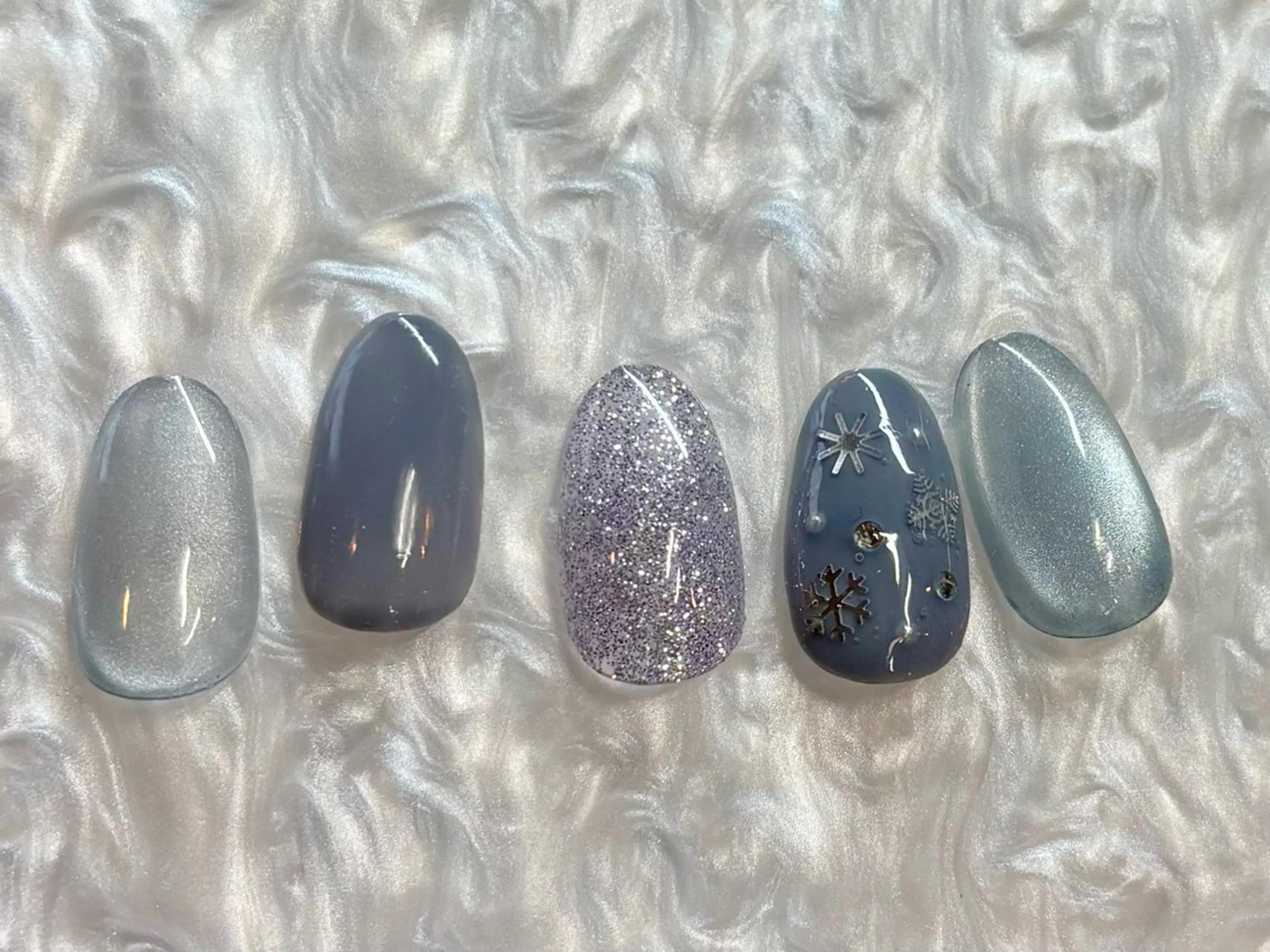 ネイル ブルー lealea Ayakaのネイルデザイン