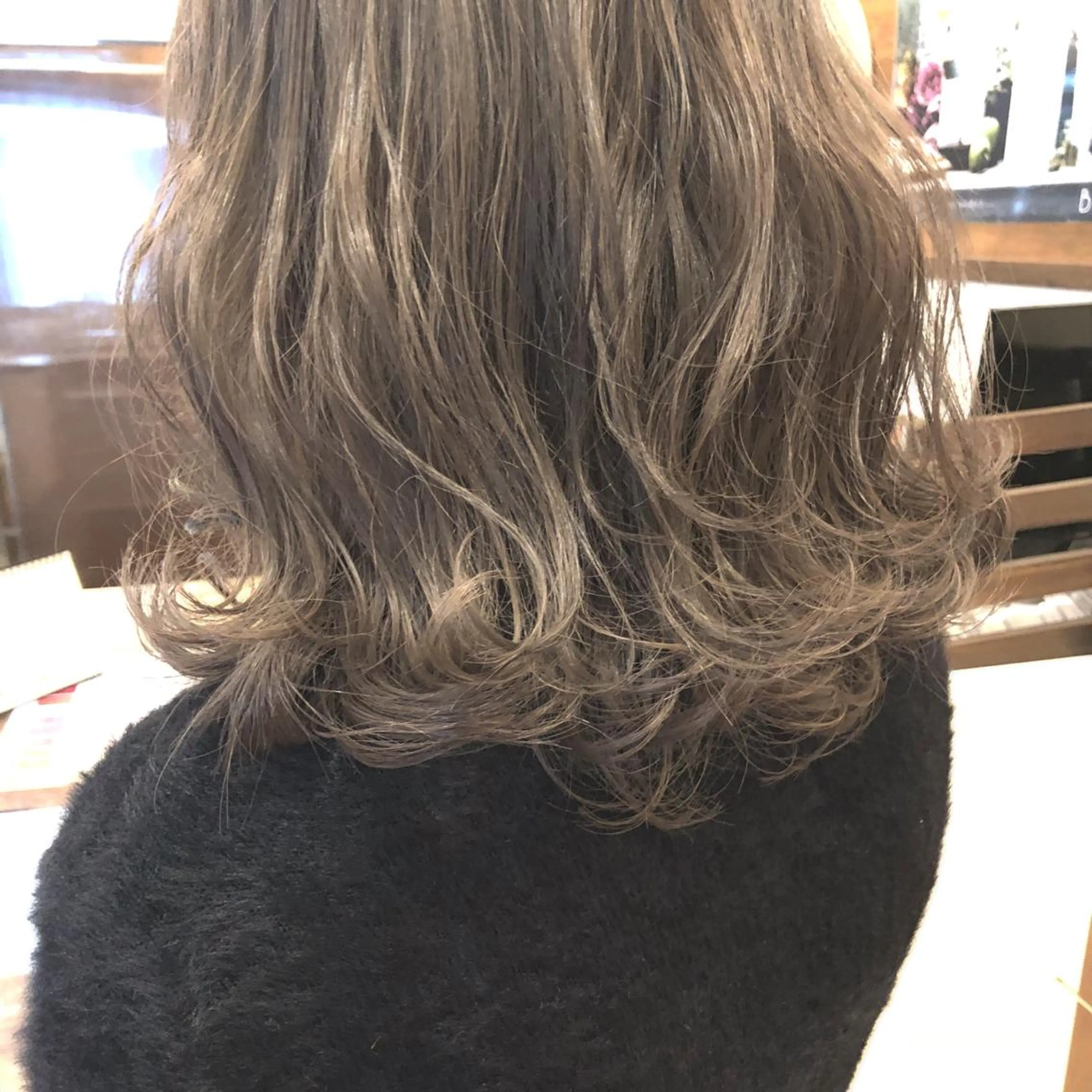 ミディアム カラー ブリーチ ダブルカラー 艶髪育成サロン 京橋　shinのヘアスタイル