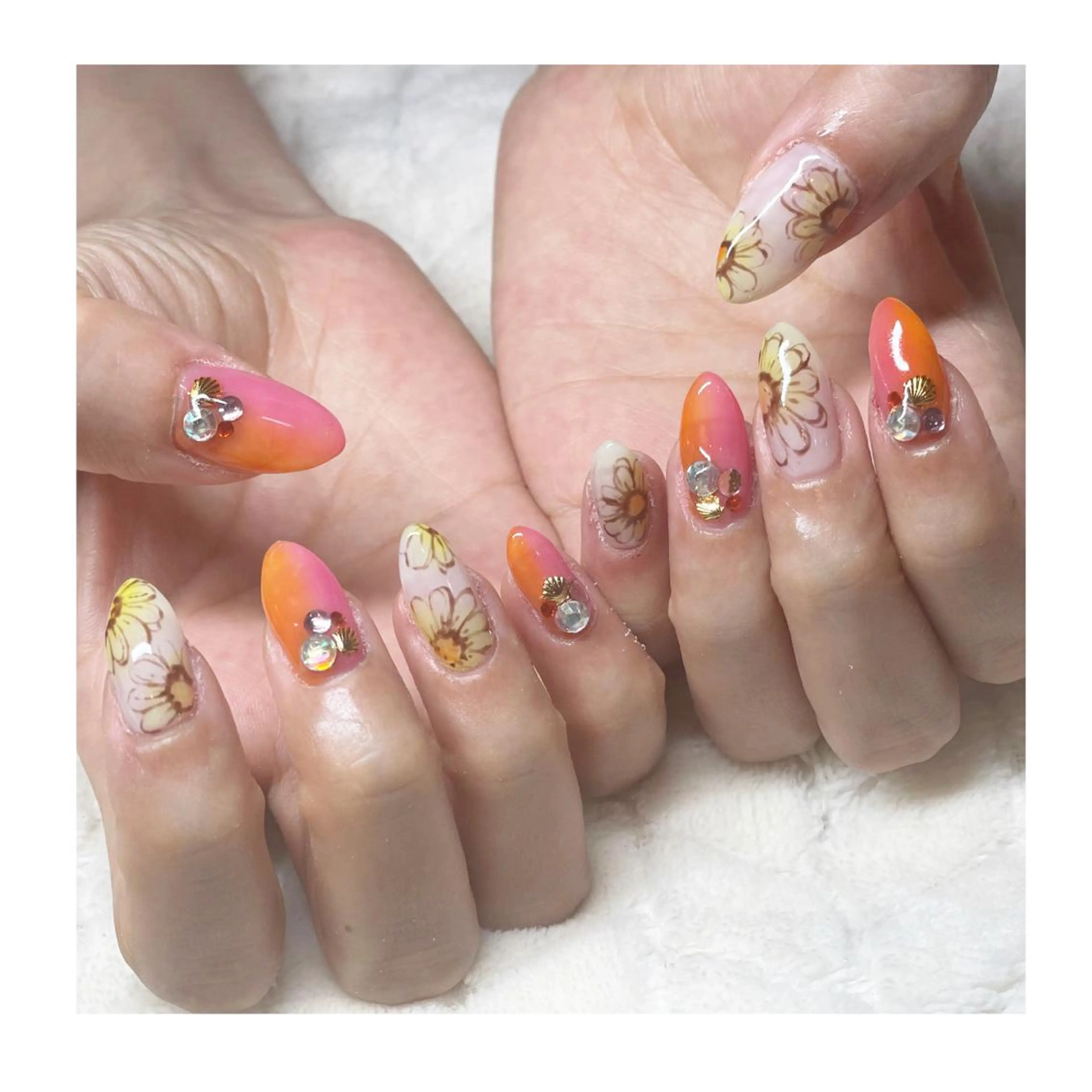 ネイル ジェルネイル グラデーション 夏ネイル ハンドネイル LaLa Peach 福岡のマツエク・マツパデザイン