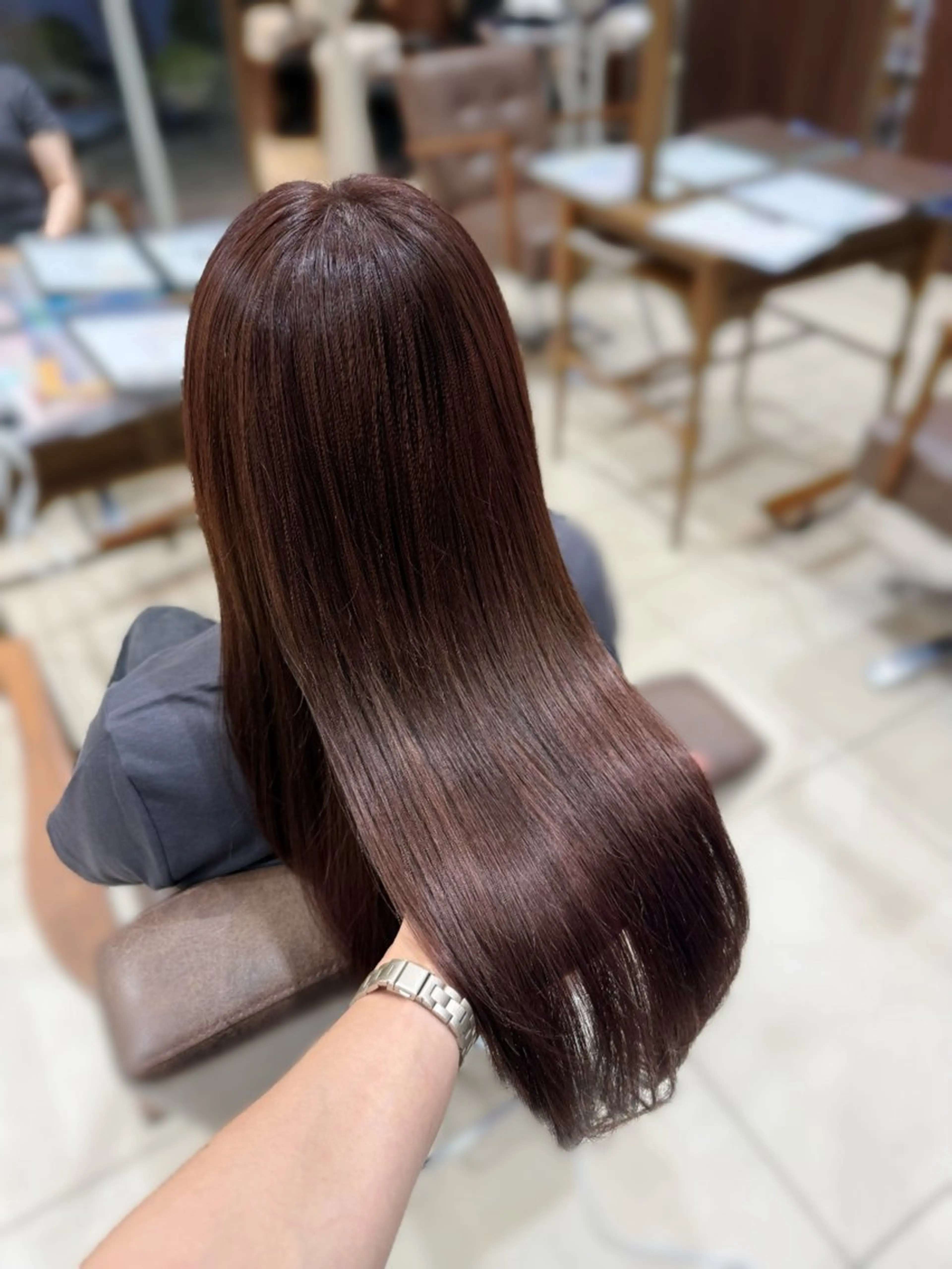 ロング カラー カット ヘアカラー トリートメント 山村紗慧/透明感カラ ー/クロスパーマのヘアスタイル