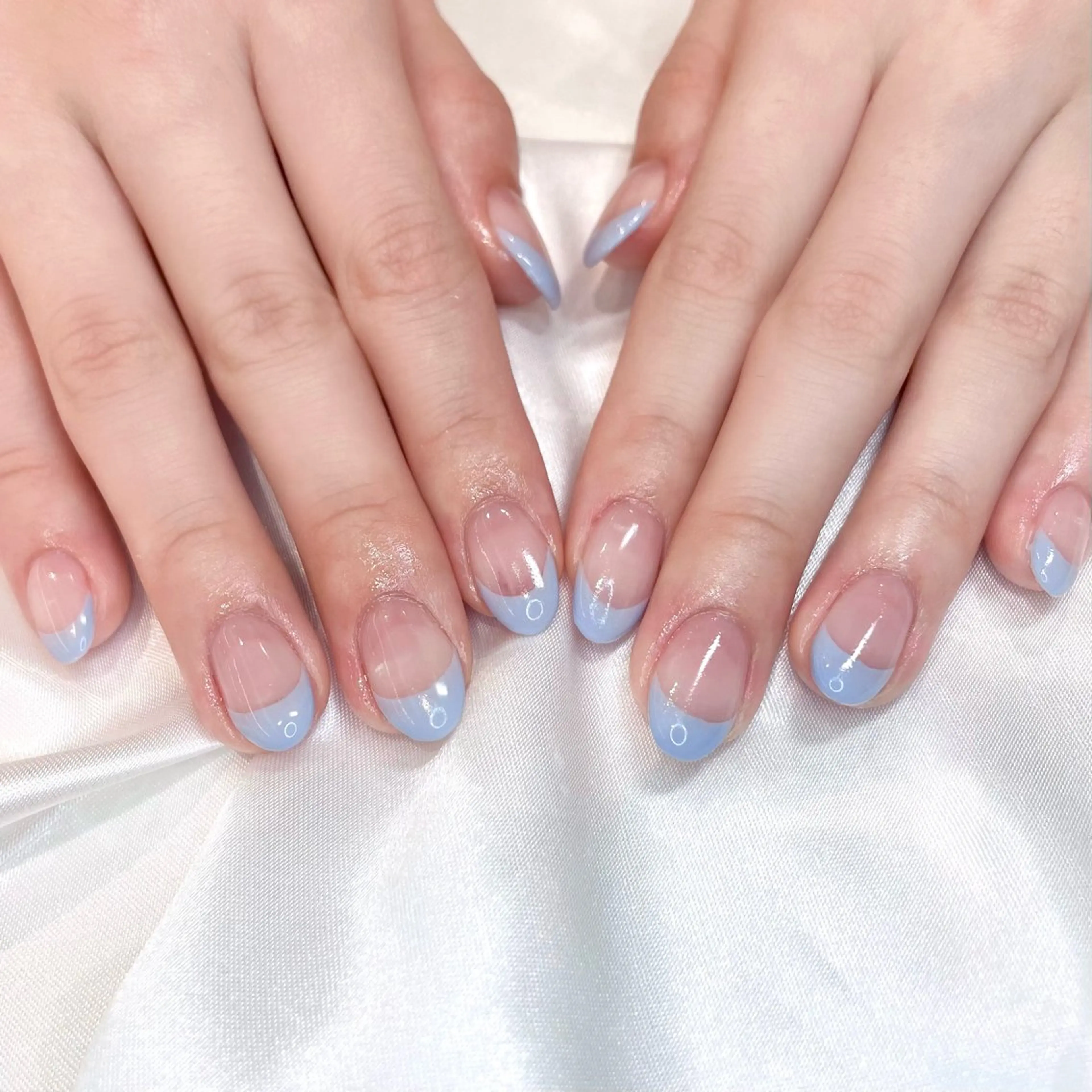 ネイル フレンチネイル 水色 Tsuki🌙/渋谷 /パラジェルのネイルデザイン