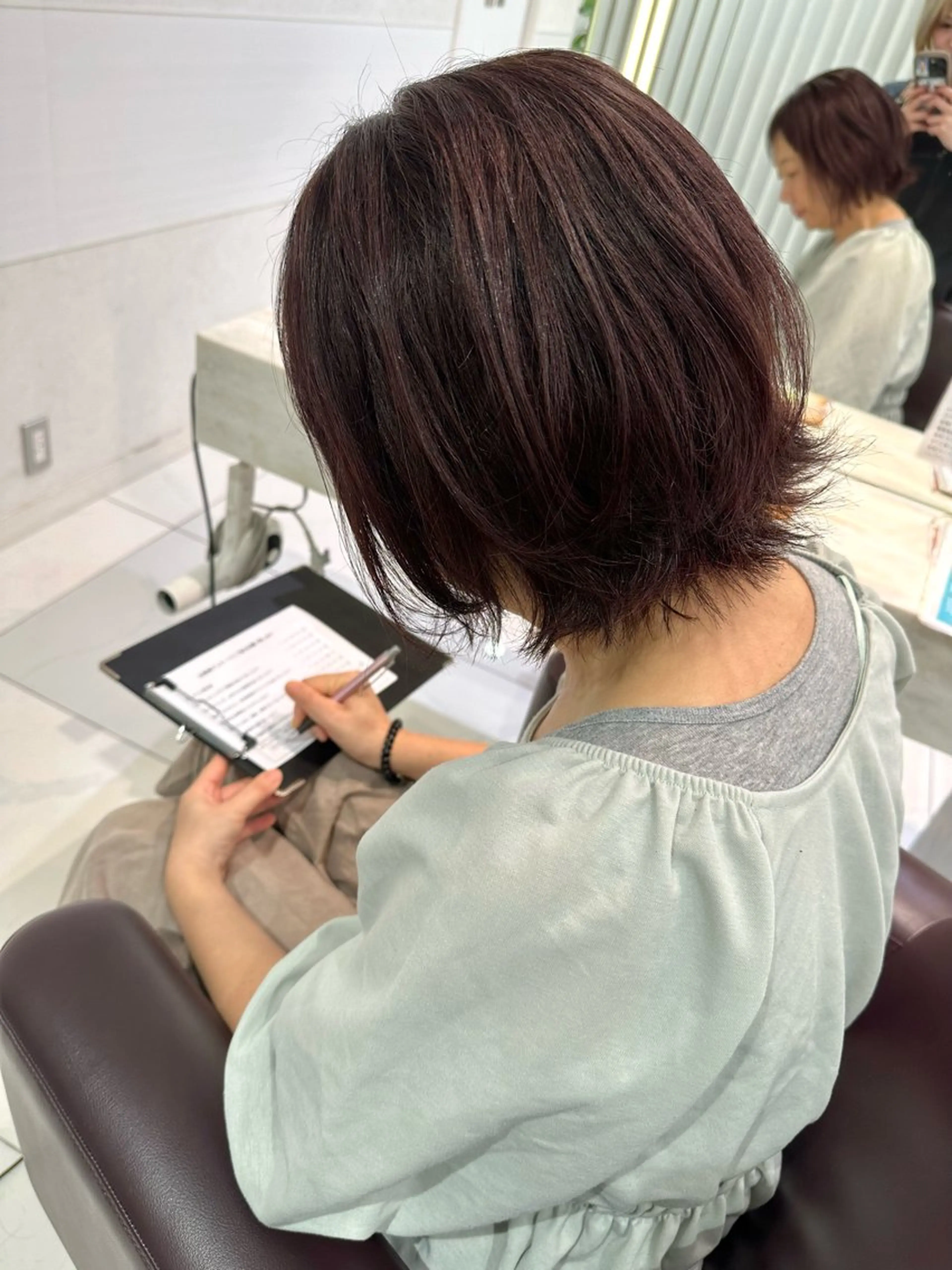 ショート カラー ボブレイヤー ボブ レイヤーカット カット ヘアカラー 艶カラー/縮毛矯正/ ブリーチカラー/みなのヘアスタイル