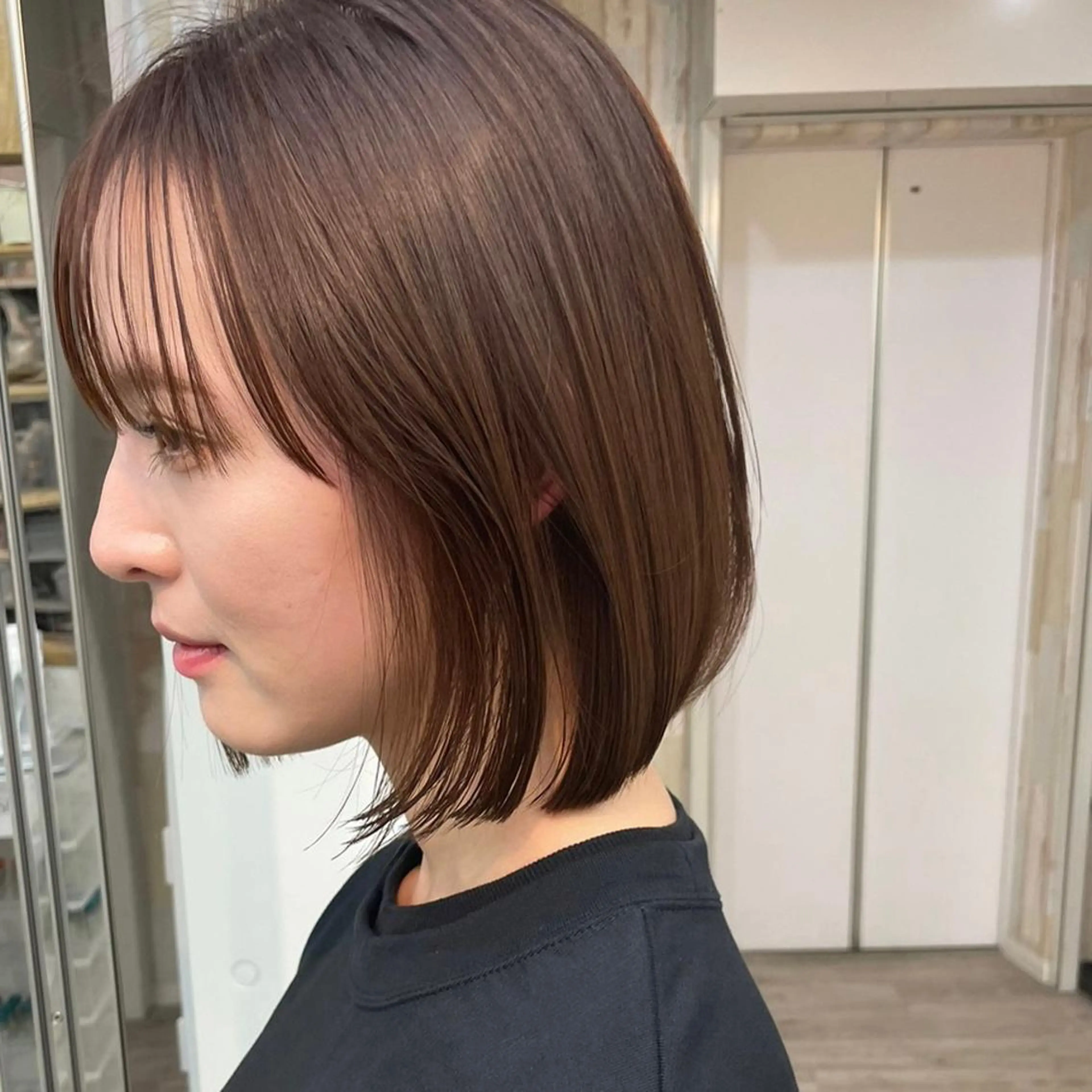 ショート 切りっぱなしボブ 前下がりボブ アッシュ ミストバング パープルカラー カット ヘアカラー トリートメント N° anfeel 渋谷🪞🫧のヘアスタイル