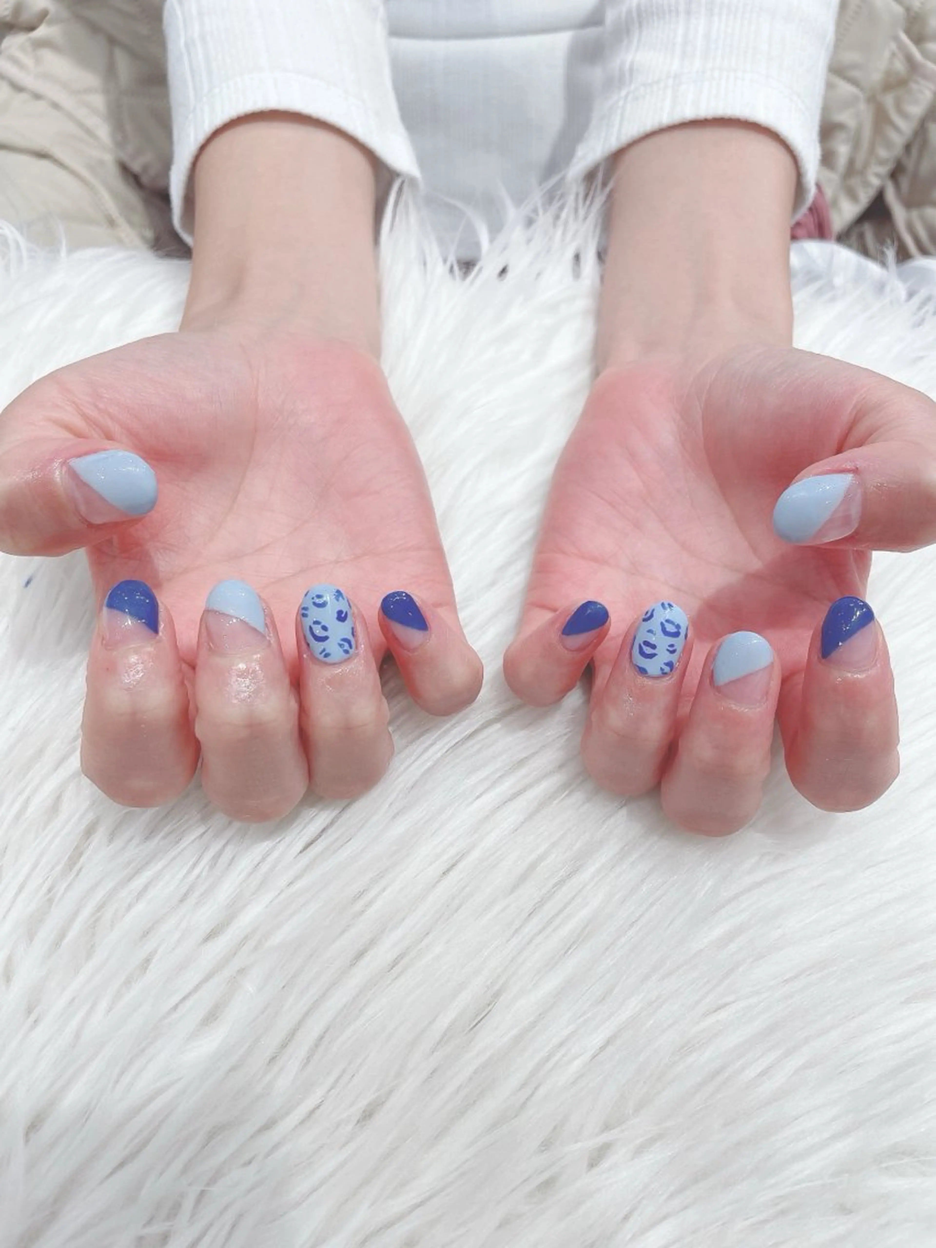 ネイル ハンドネイル Tiary🎀🫧 Ayukaのネイルデザイン