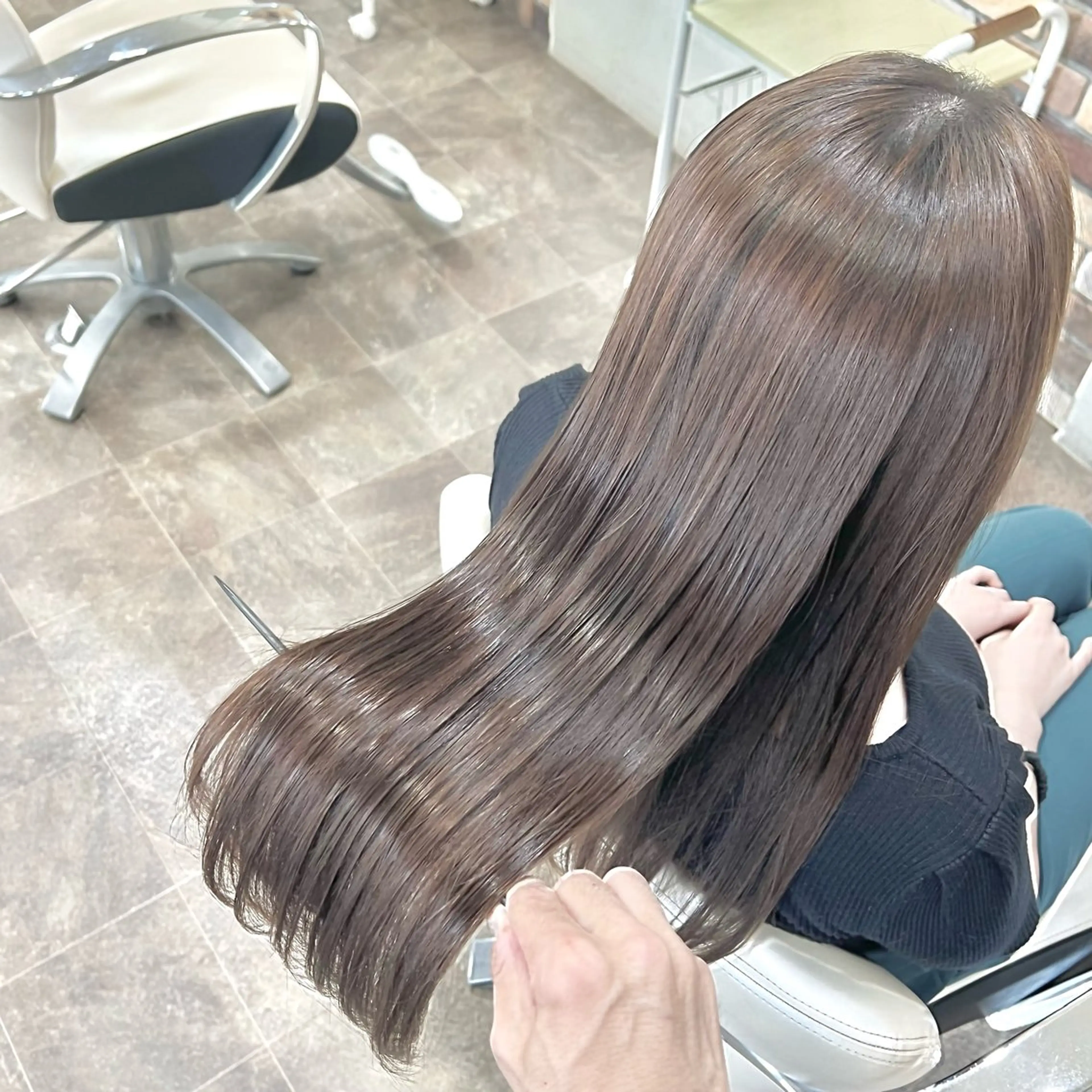 ロング カラー パーマ 髪質改善 縮毛矯正 カット ヘアカラー 縮毛矯正 スパークヘア所属・大人女性の縮毛矯正/ 艶髪職人/馬渕樹のヘアスタイル