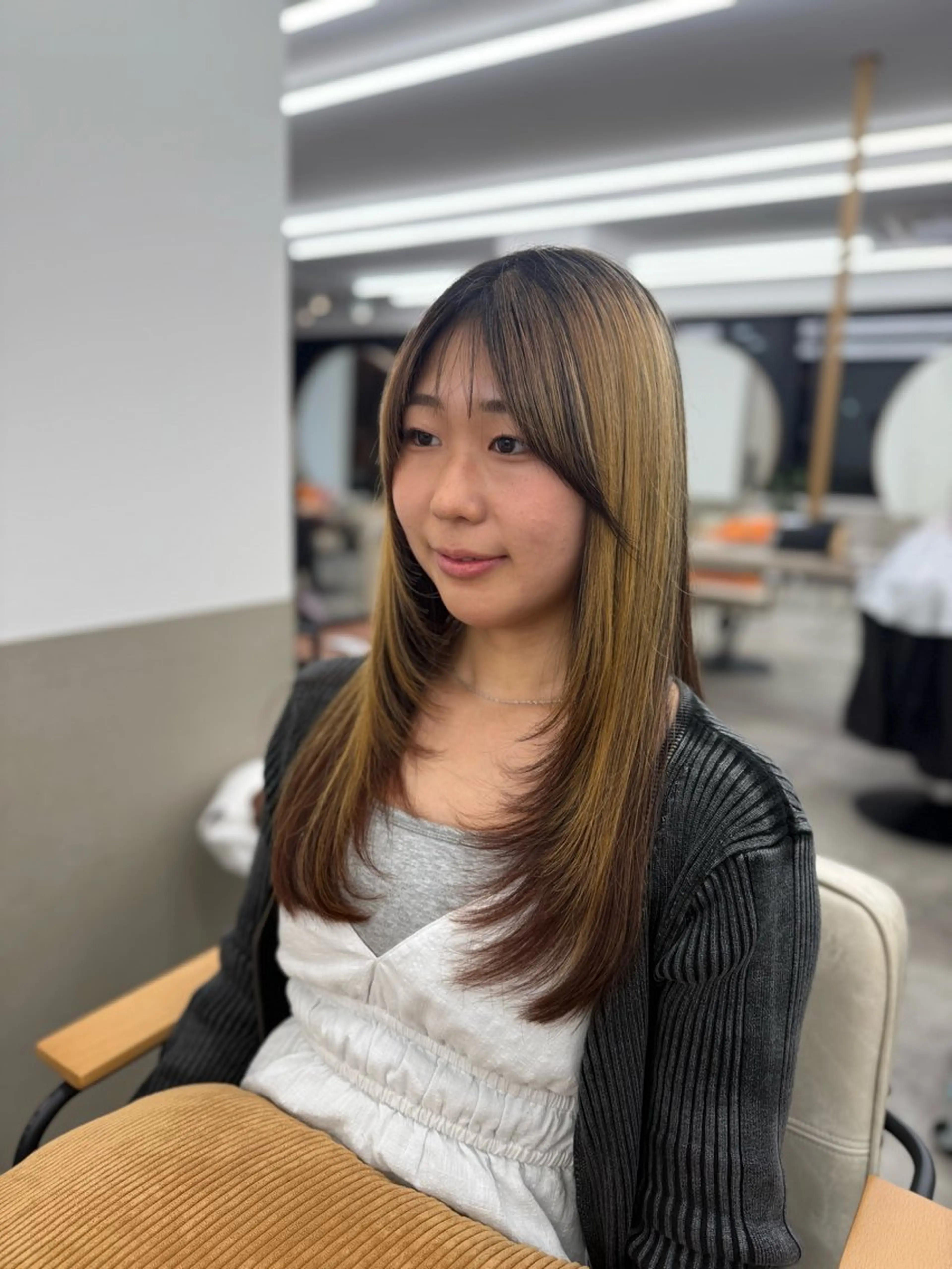 ロング レイヤーカット ショート/ 似合わせカットモカのヘアスタイル