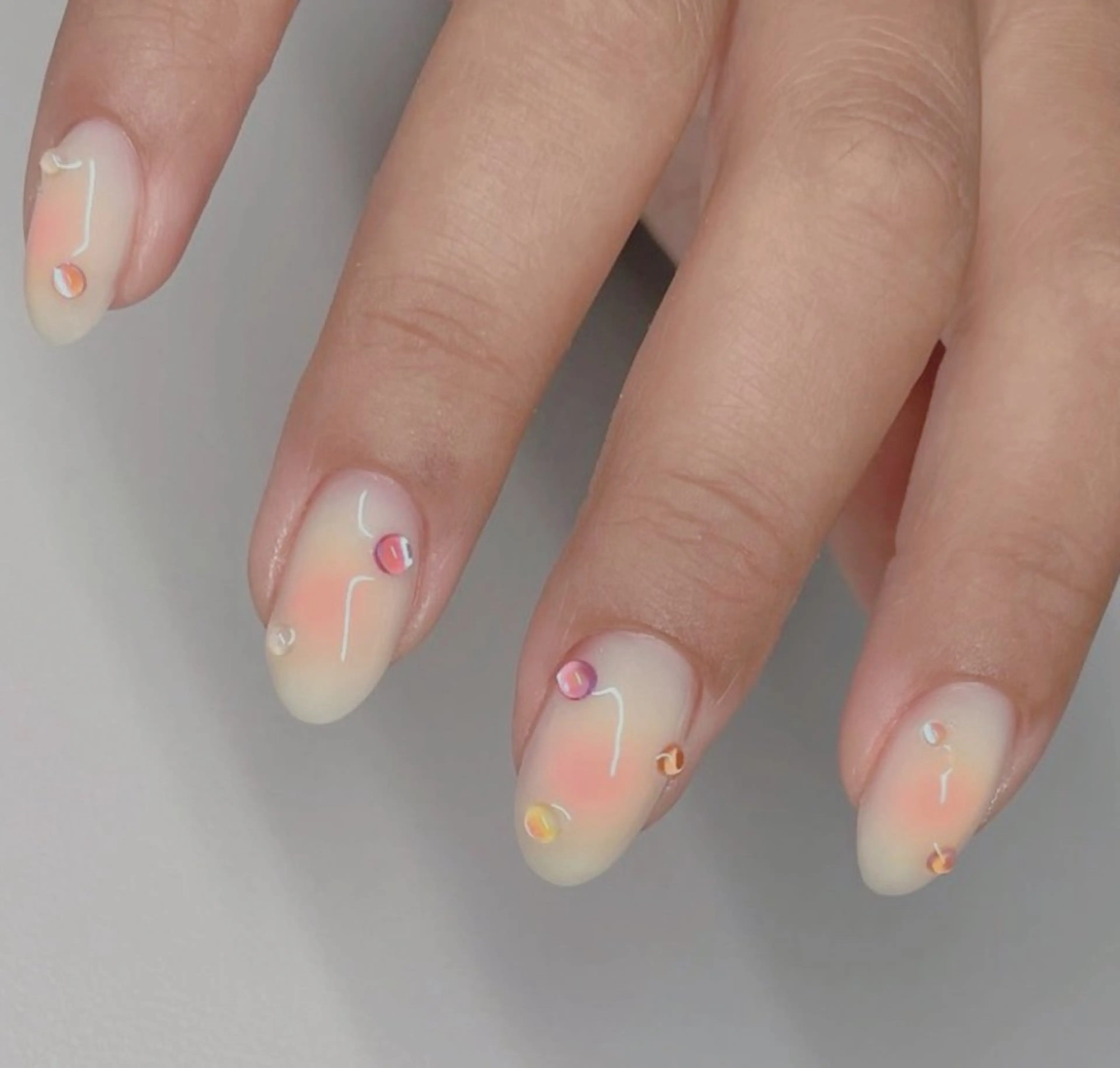 ネイル チークネイル オトク ネイルのネイルデザイン