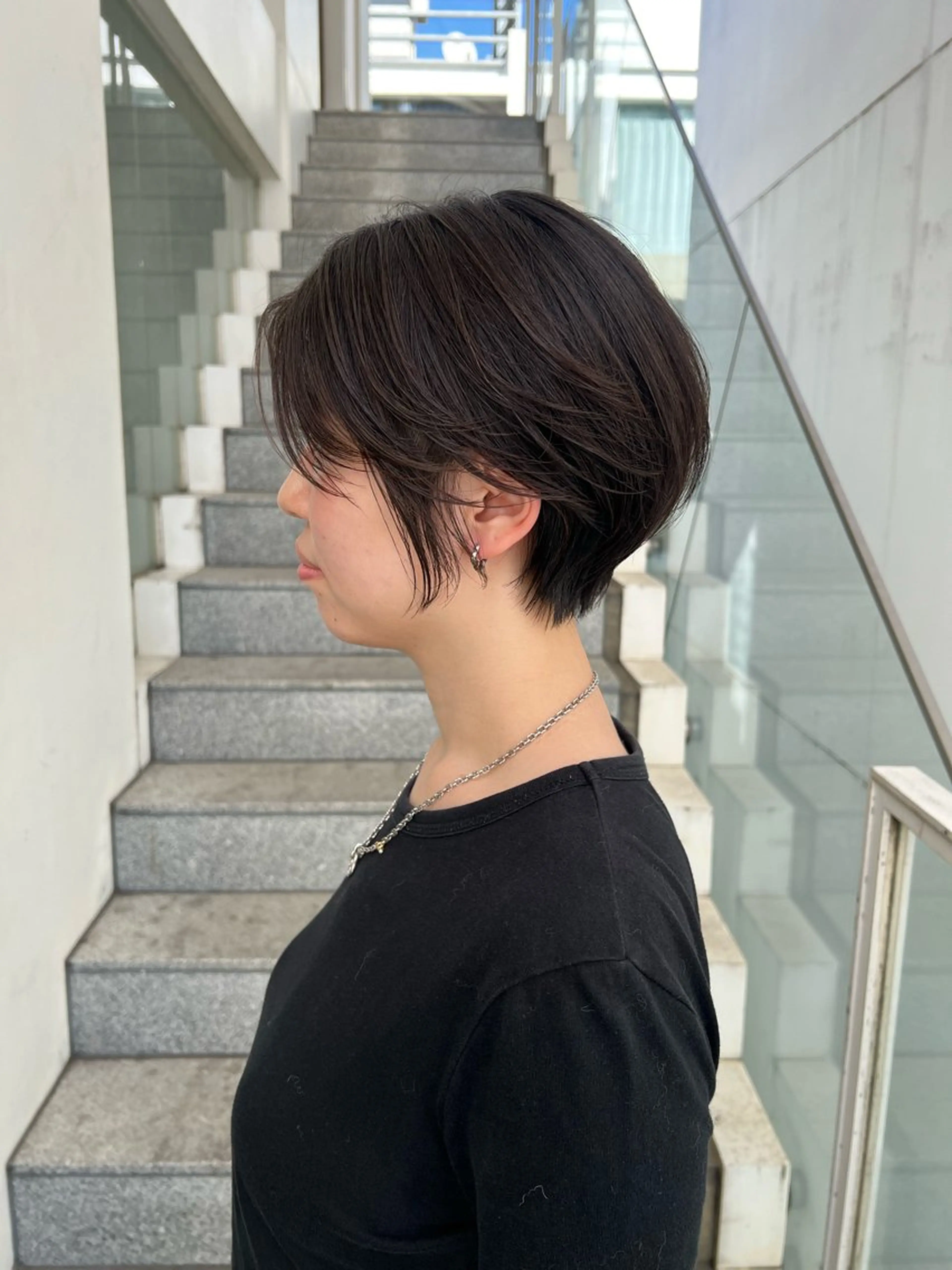 ショート レイヤーカット 小顔カット ウルフカット ウルフレイヤー カット ヘアカラー トリートメント TOMOYAレイヤー ブリーチ縮毛矯正のヘアスタイル