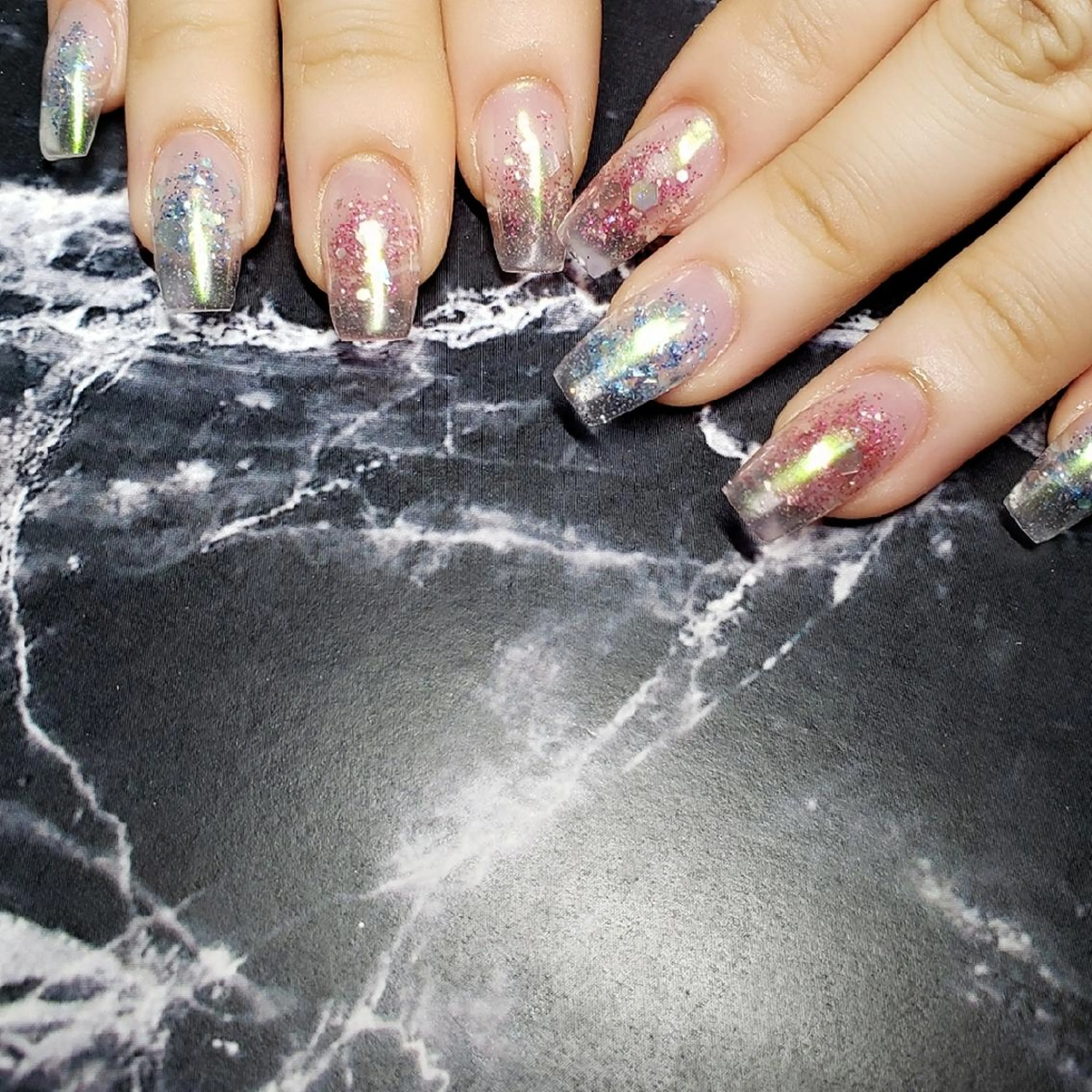 ミディアム ネイル ハンドネイル クロキ 。のネイルデザイン