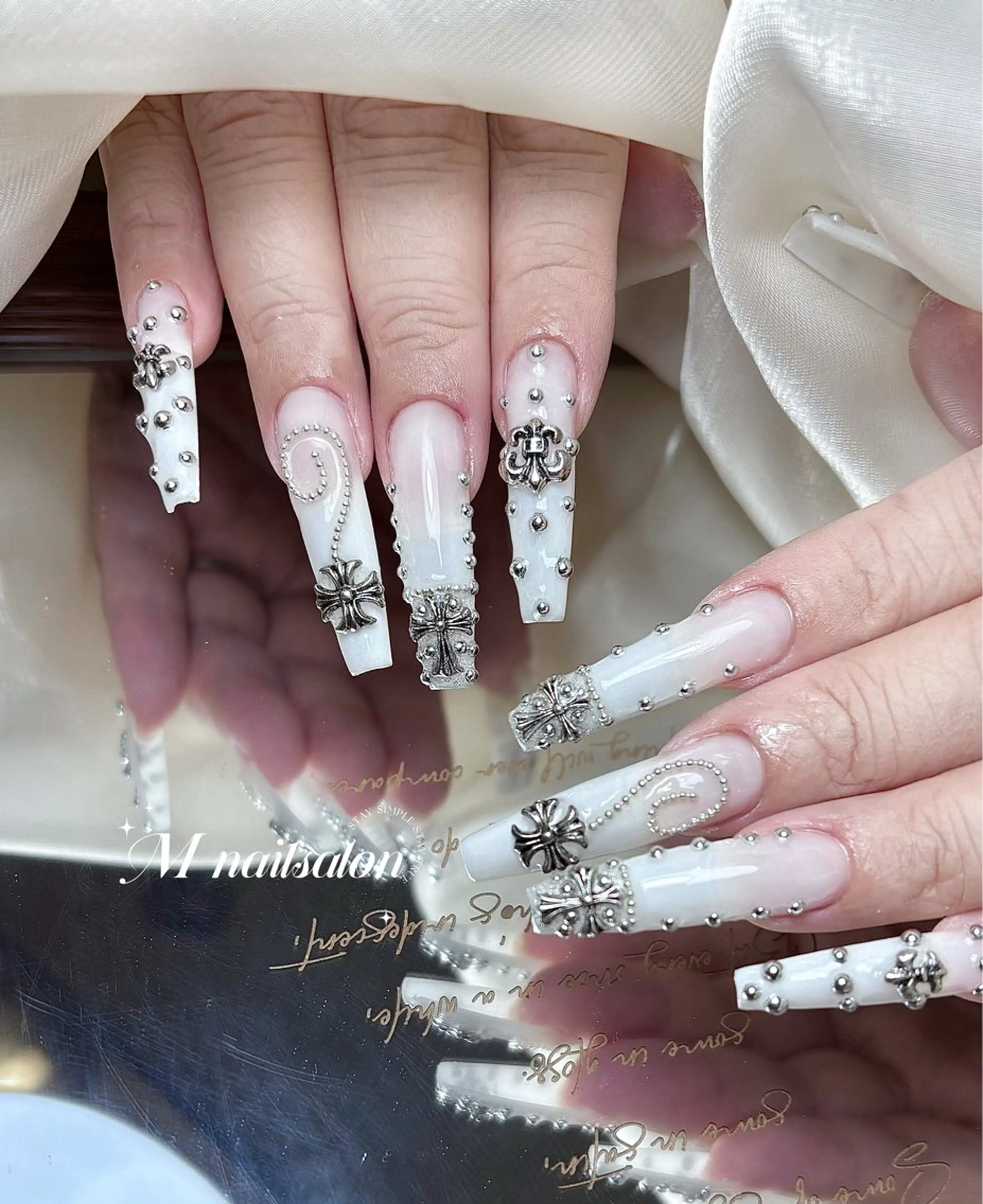 ネイル ハンドネイル M🌷nail 長さだし専門店のネイルデザイン