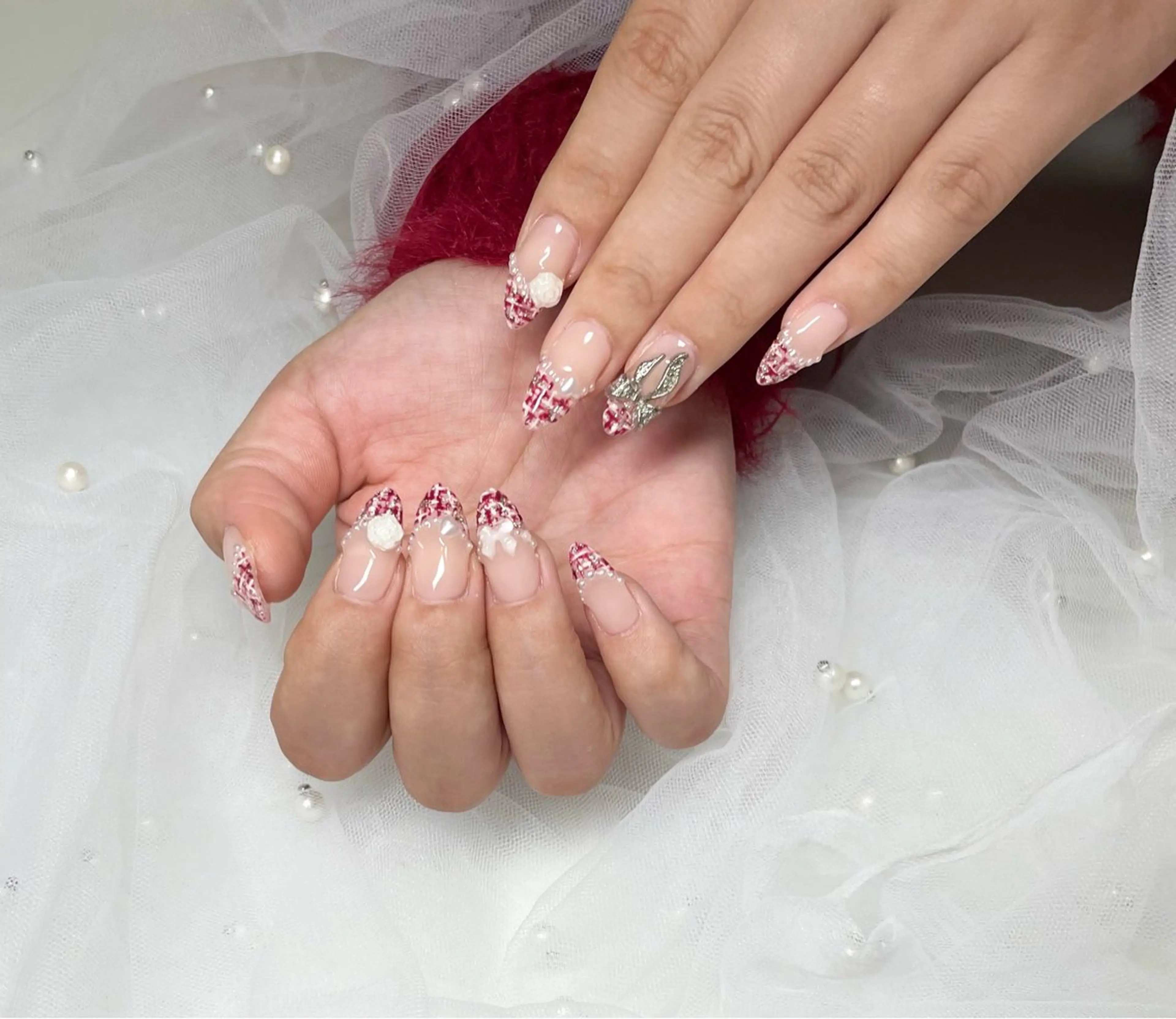 ネイル フレンチネイル ツイードネイル 冬ネイル ハンドネイル 🦋 Rina🦋のネイルデザイン