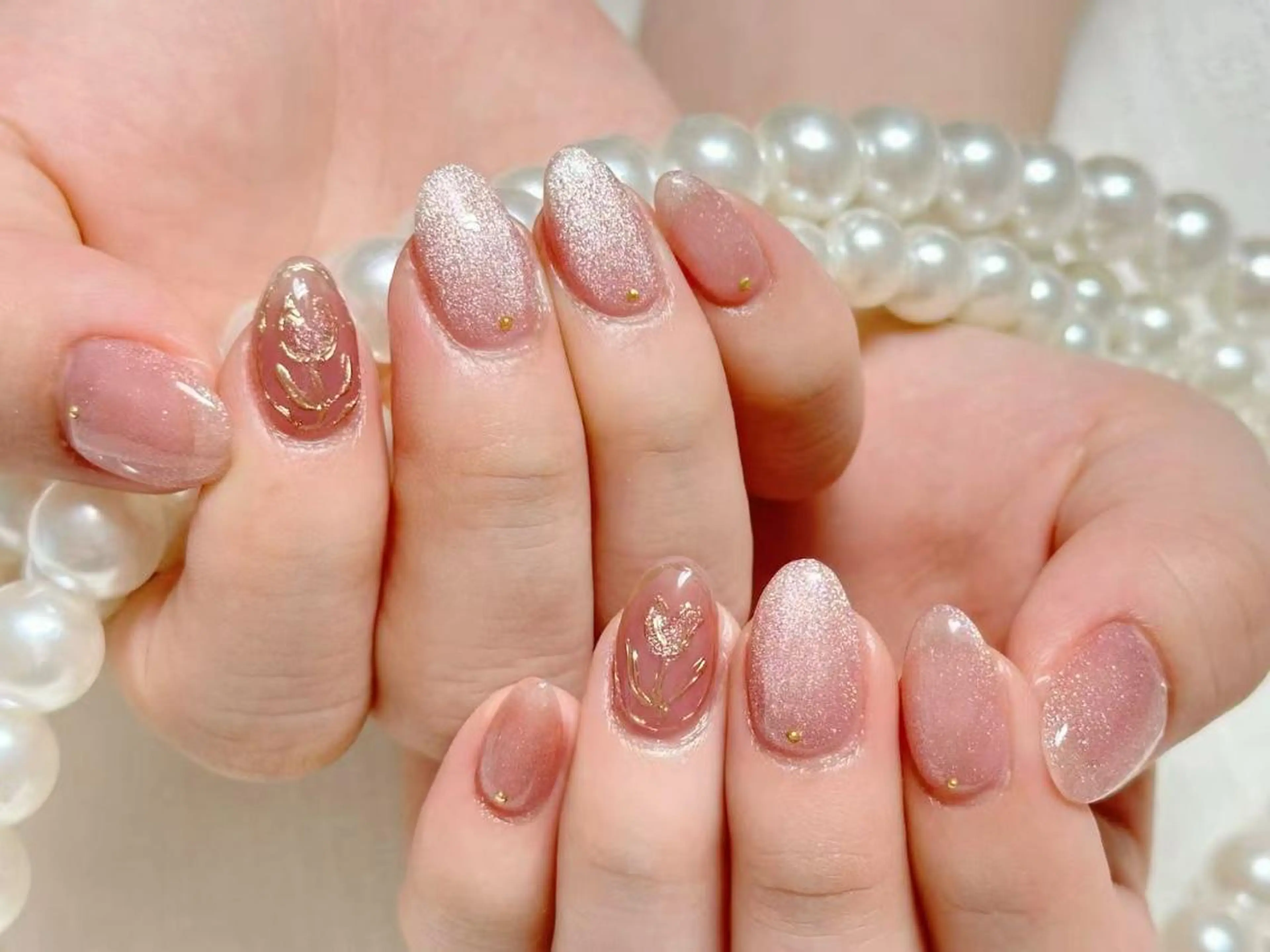 ネイル オーロラネイル 長さ出し フレンチネイル ガーリー キラキラネイル ハンドネイル Ru na🍳のネイルデザイン