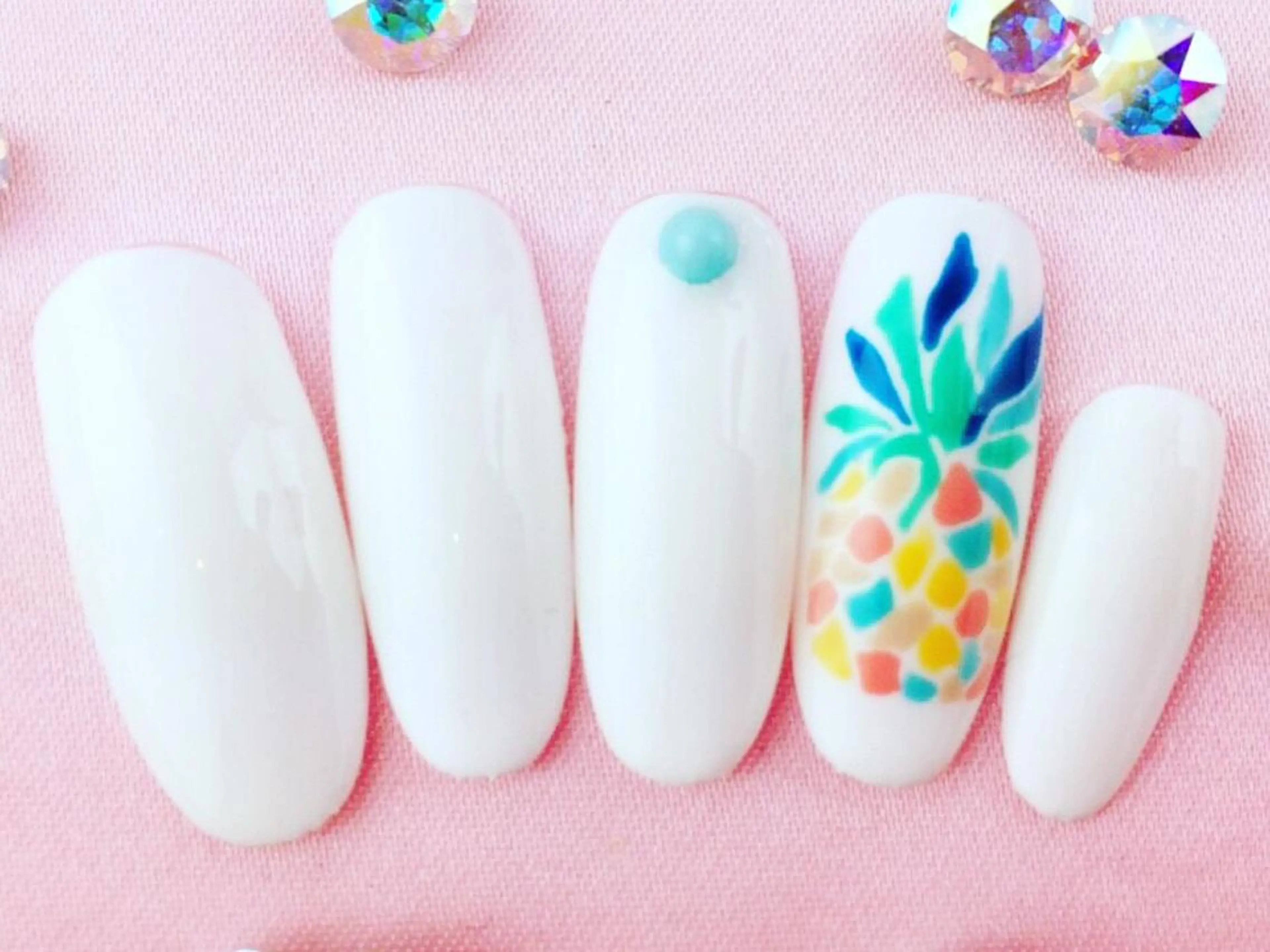 ミディアム カラー パーマ ヘアアレンジ メンズ キッズ ネイル マツエク・マツパ 付け放題 ワンカラーネイル シンプルネイル NAILSGOGO shibuyaのネイルデザイン