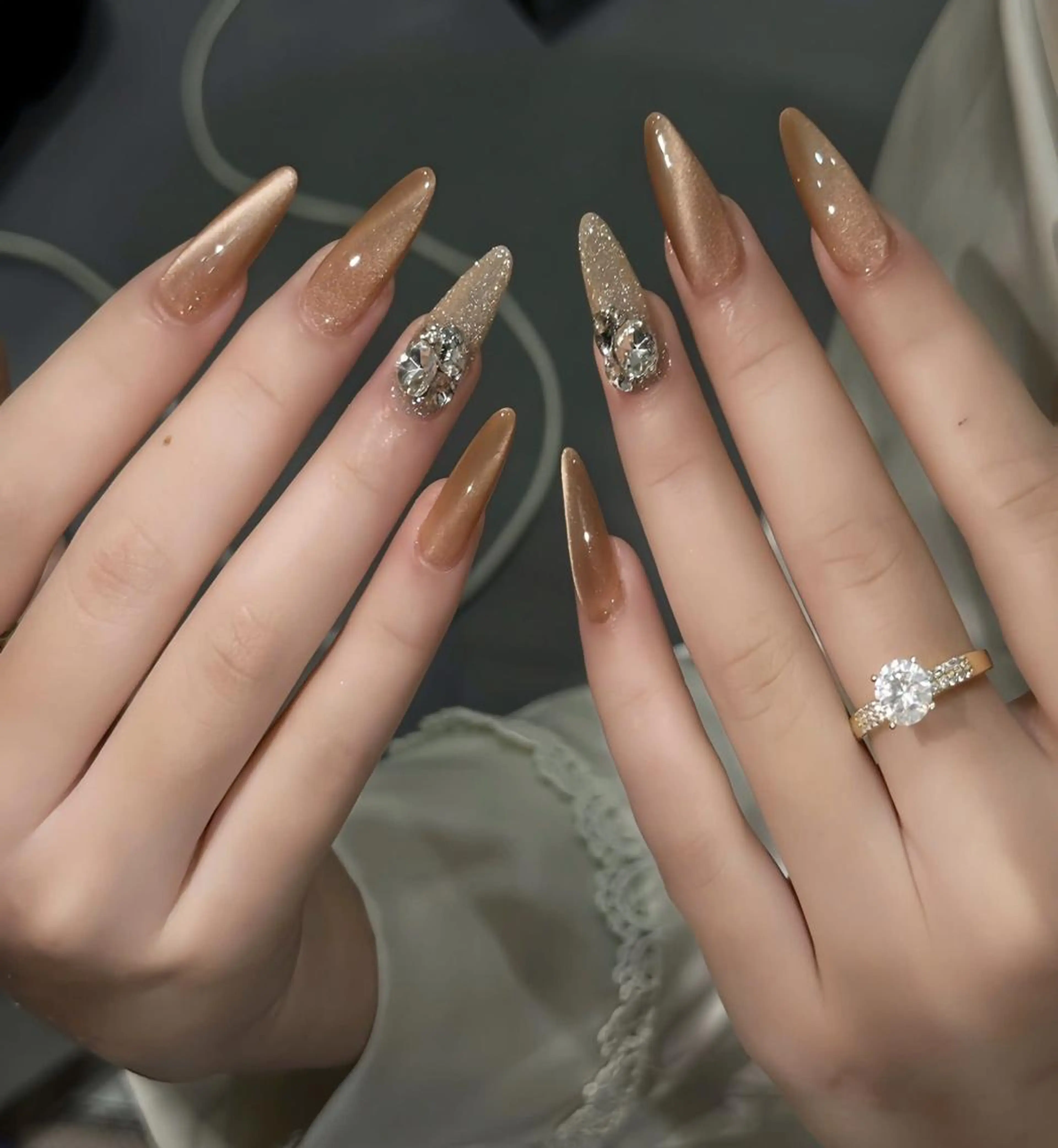 ロング 韓国風ヘア ハンドネイル 波 なみのネイルデザイン