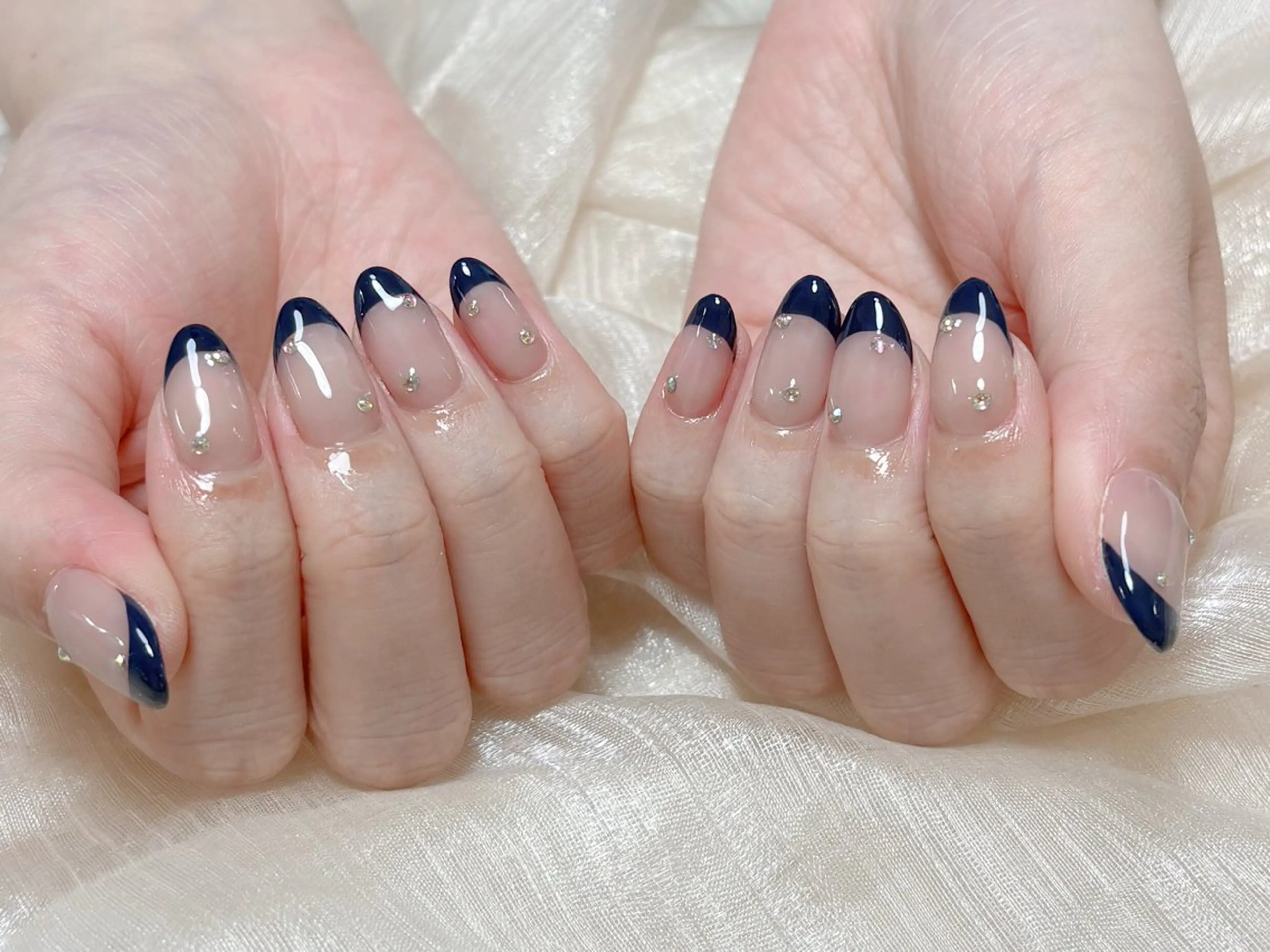 ネイル オーロラネイル チークネイル フレンチネイル ジェルネイル ガラスフレンチ ハンドネイル Nail Jolie所属・Nail Jolieのネイルデザイン