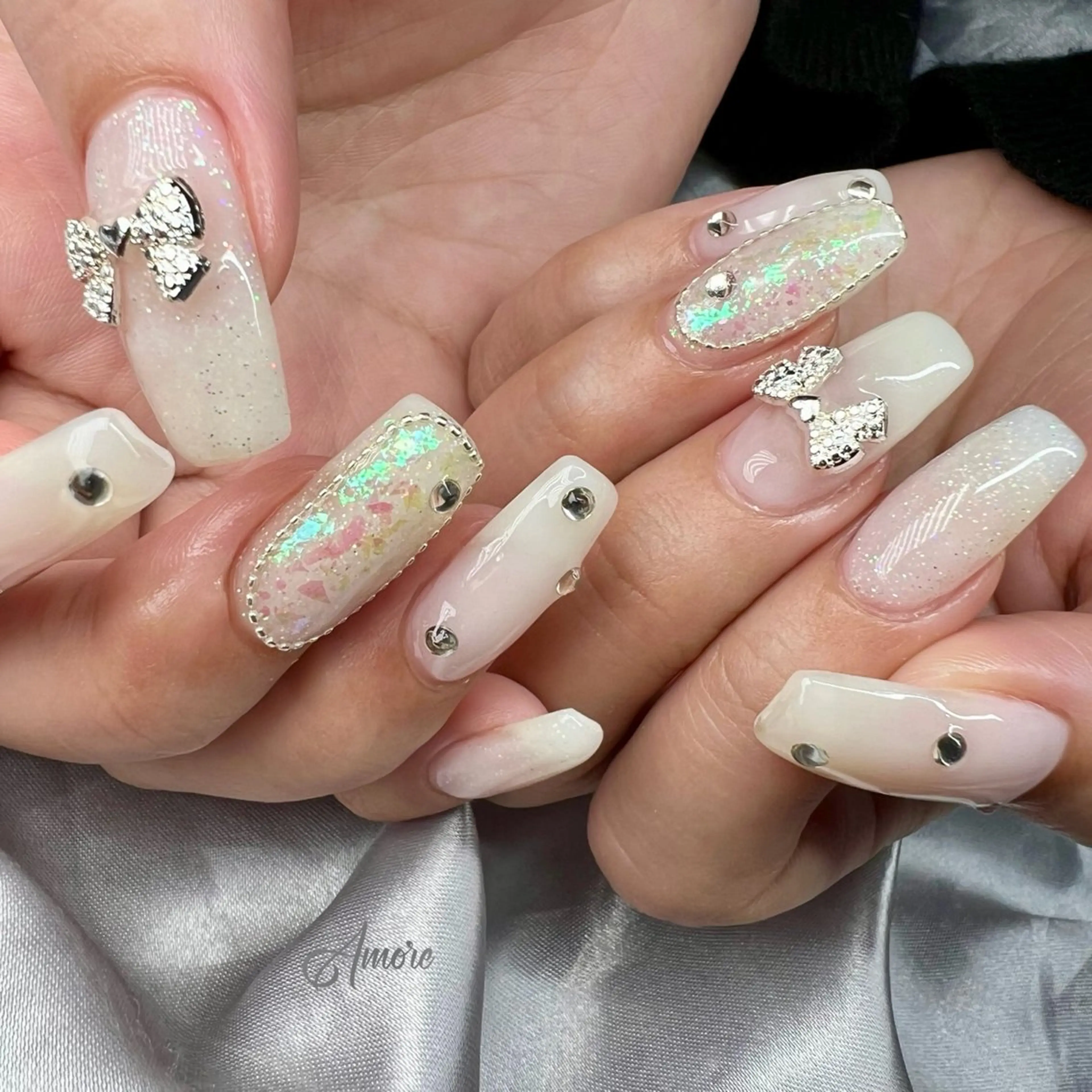 ネイル ジェルネイル キラキラネイル 韓国ネイル パラジェル 冬ネイル You kyehwaのネイルデザイン