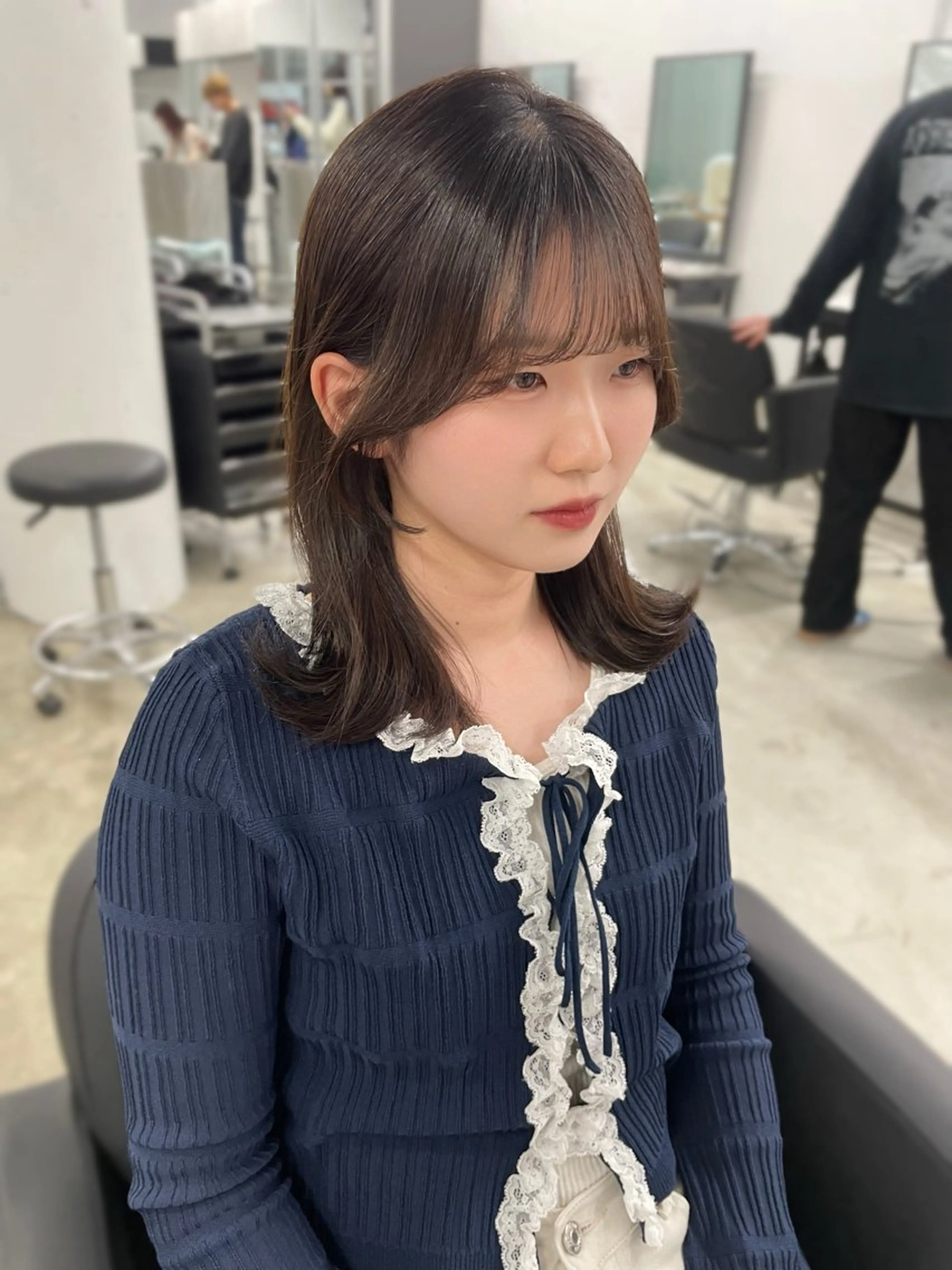 ミディアム レイヤーカット/ 縮毛矯正/ミサキ💐のヘアスタイル