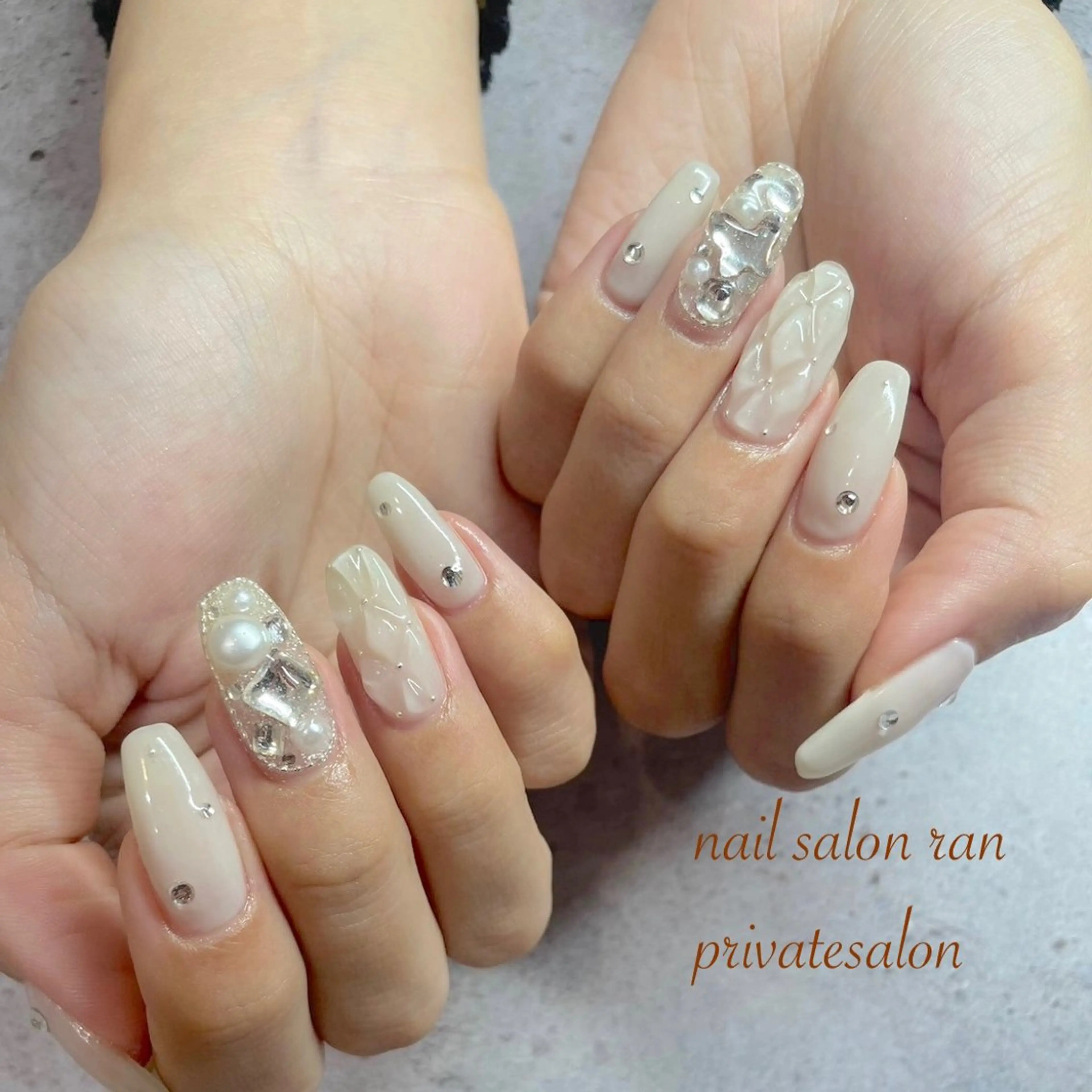 ネイル ホワイト ハンドネイル ハンドケア nailsalon ranのネイルデザイン