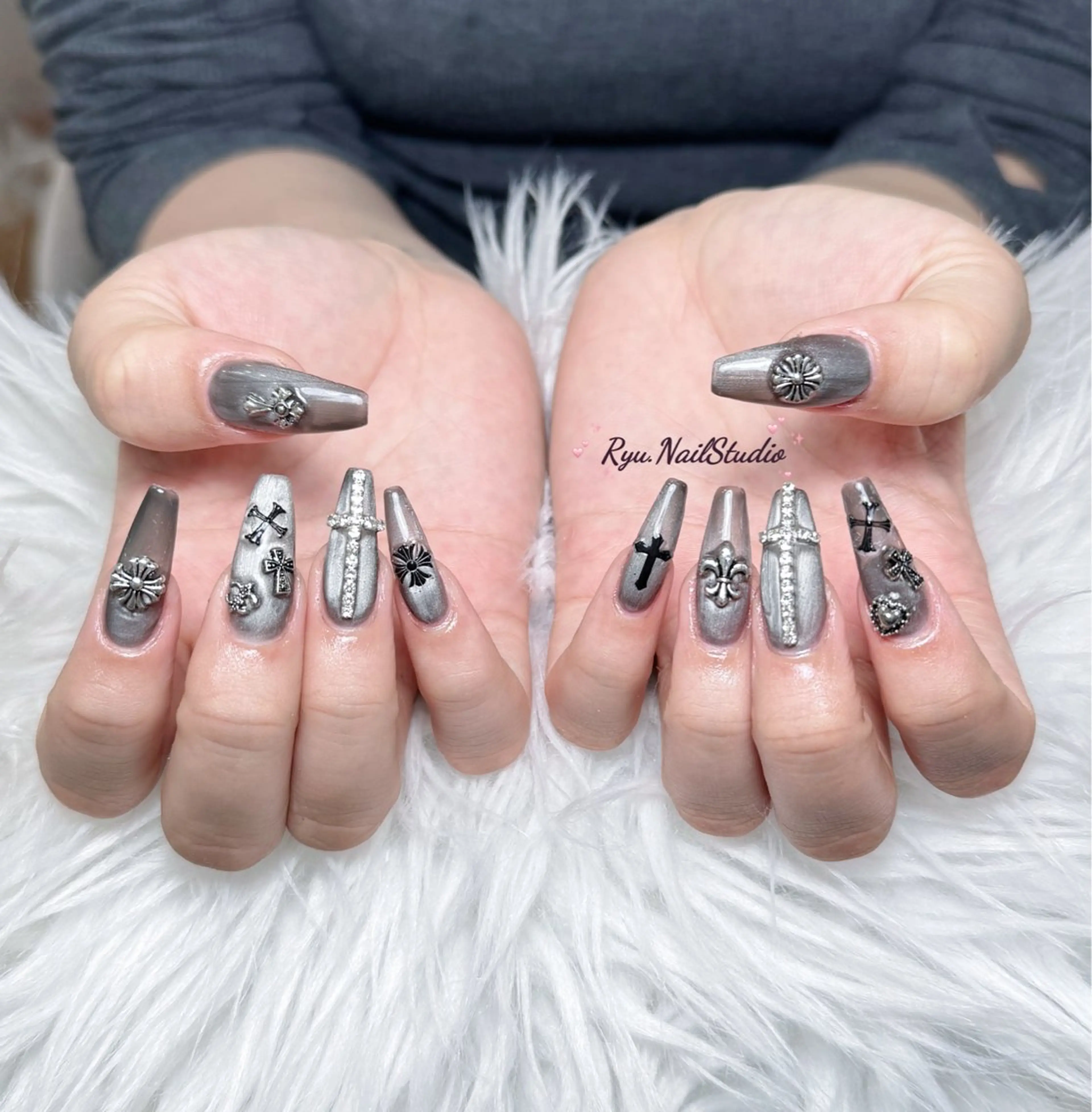 ネイル アートネイル フレンチネイル ジェルネイル キラキラネイル ニュアンスネイル Ryu Nail Studio所属・Ryu Nail YukiChanのネイルデザイン