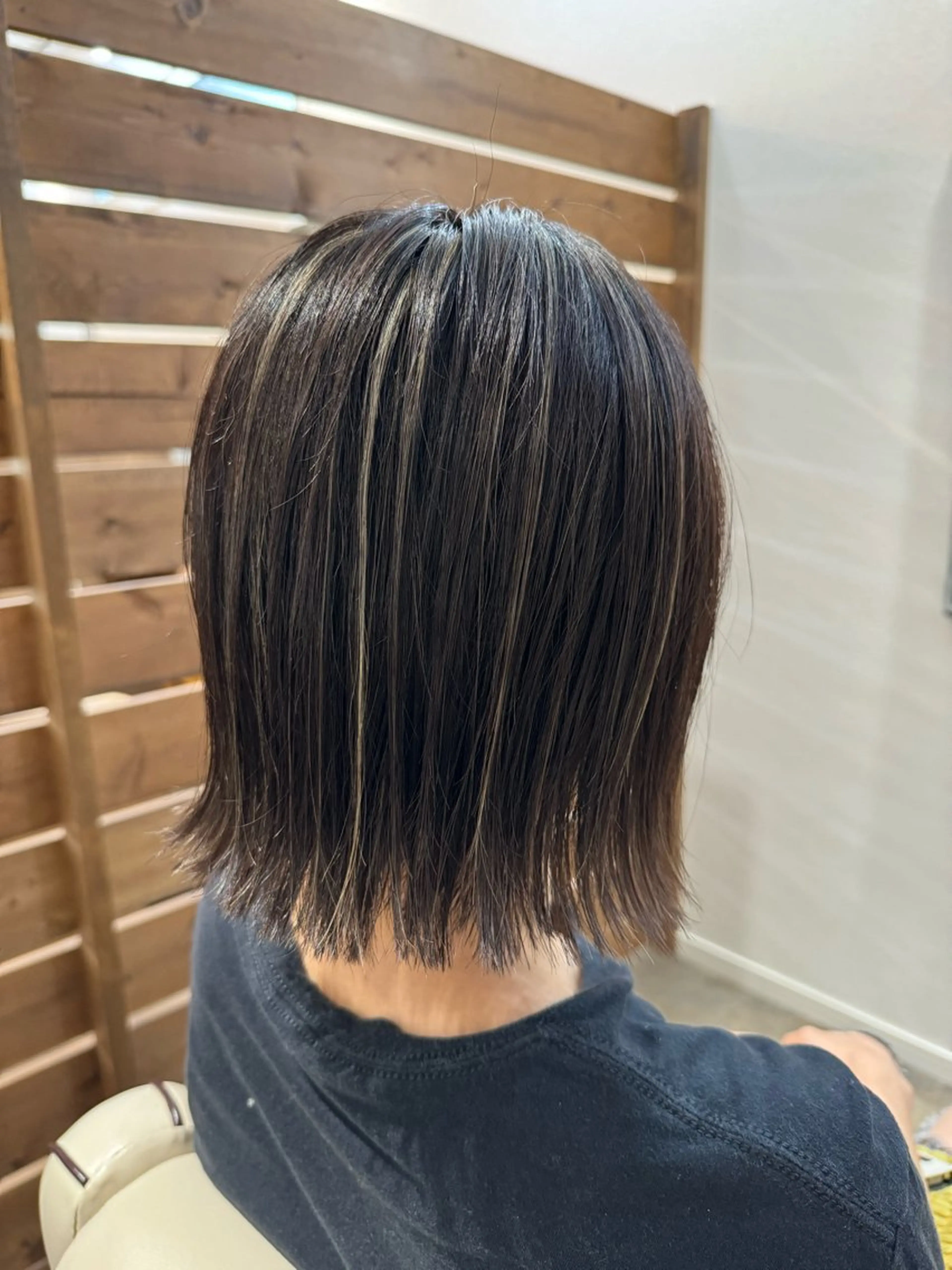 ミディアム カラー ハイライトカラー ハイライト Salon de Qualia(サロンドクオリア)所属・杉下　涼/ハイトーン /髪質改善/パーマのヘアスタイル