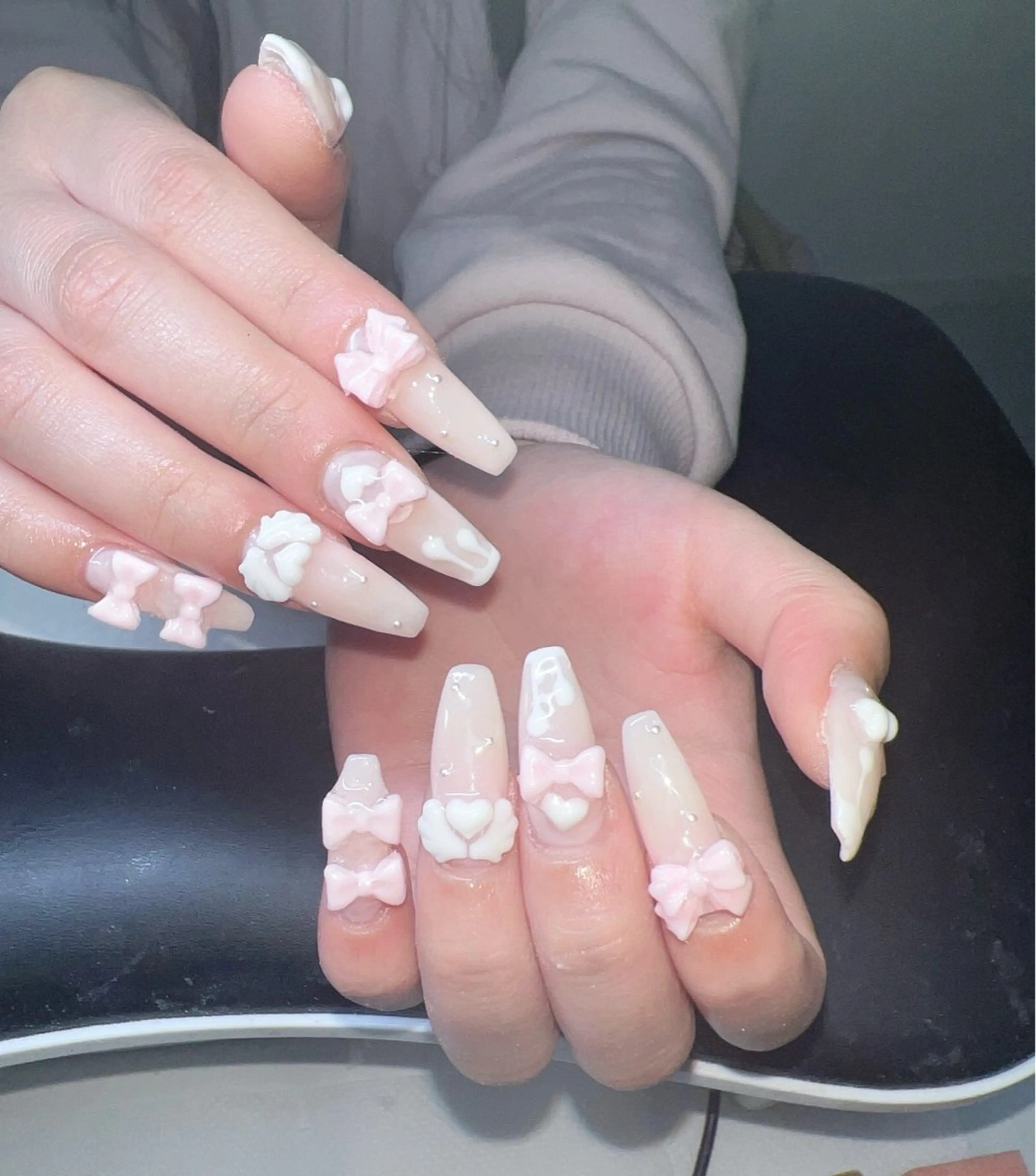 ネイル オーロラネイル チークネイル 長さ出し フットネイル フレンチネイル Lee Nailsのネイルデザイン