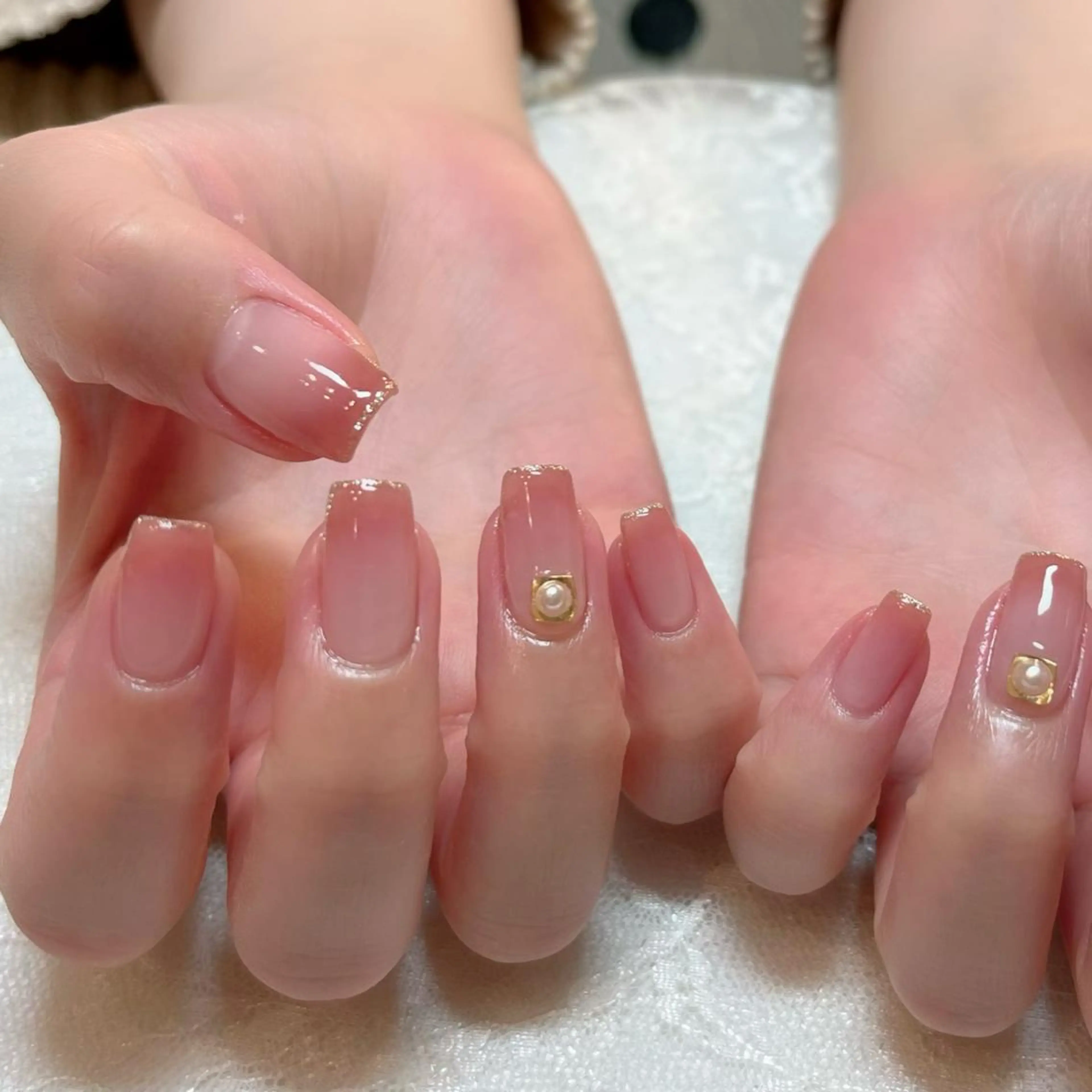 ネイル クリアネイル フレンチネイル グラデーション ラメ(グリッター) ハンドケア aoinail所属・aoi nailのネイルデザイン