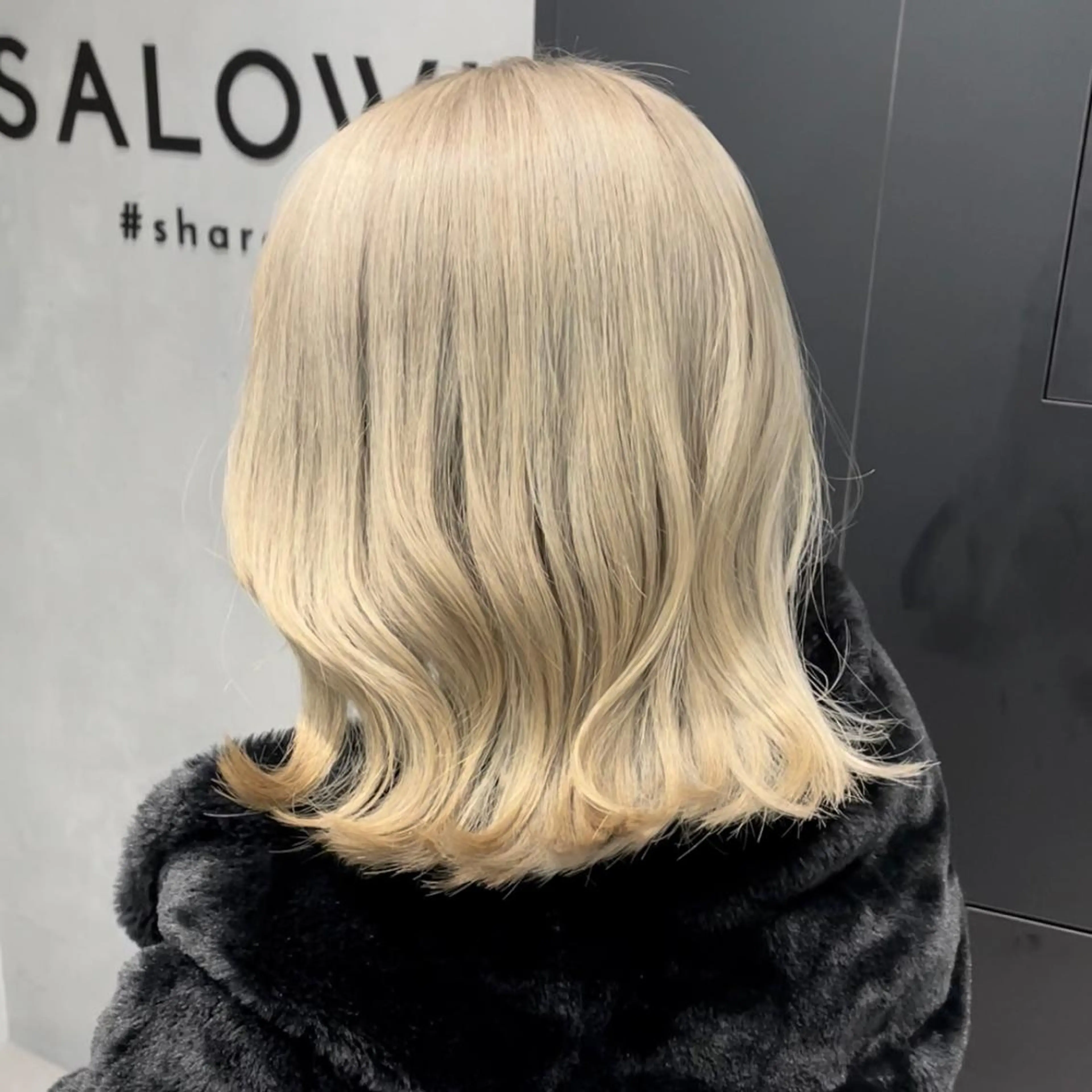 ショート カラー 切りっぱなしボブイヤ リングカラー清水隆央のヘアスタイル