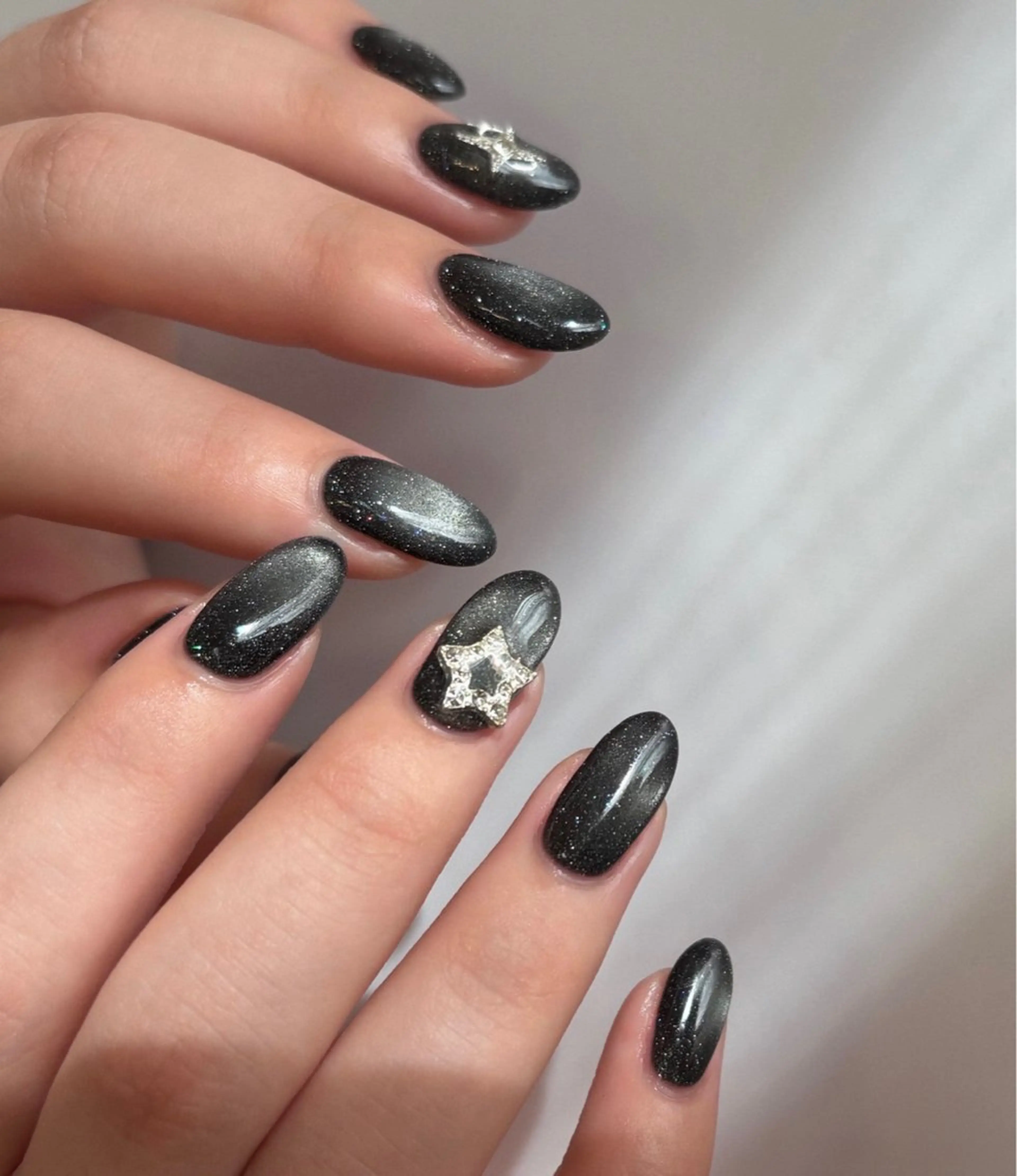 ネイル マグネットネイル ハンドネイル Nailsalon Olu所属・ネイリスト Nanaのネイルデザイン