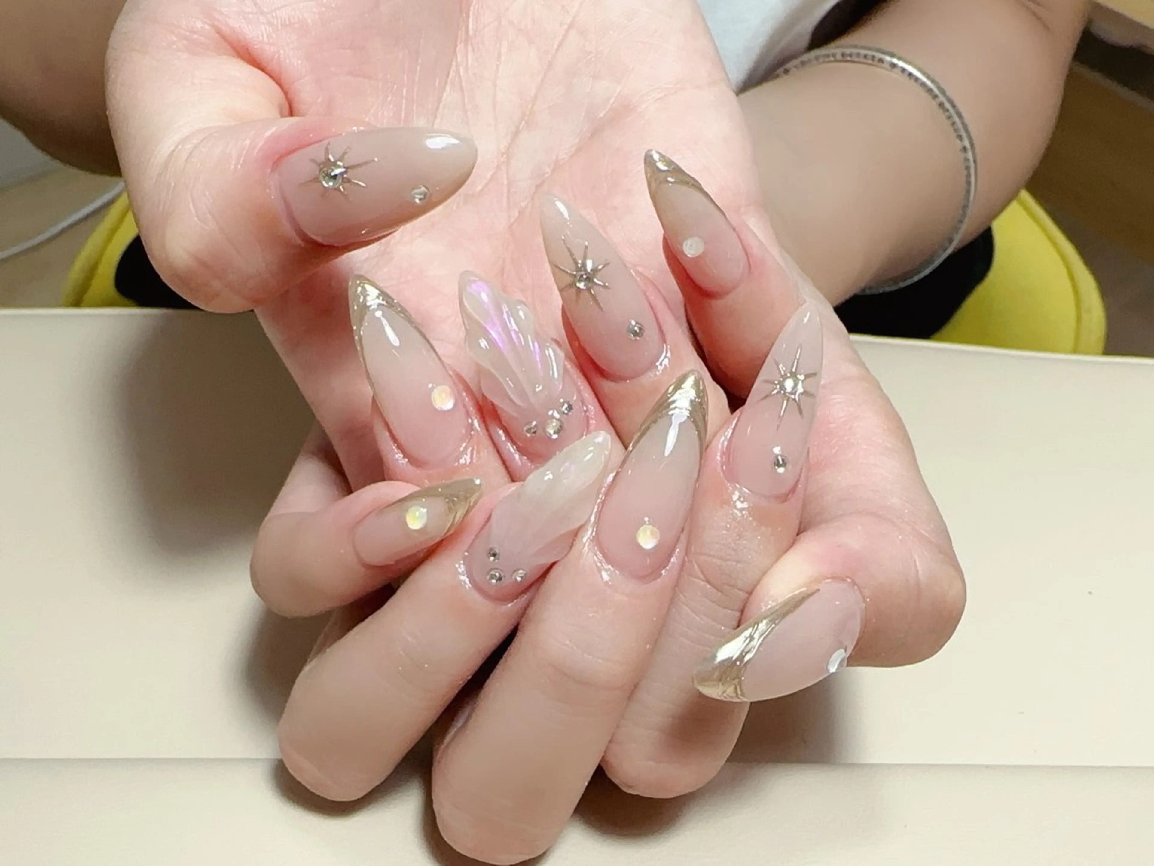 ネイル ハンドネイル NAIL CIRCLESのネイルデザイン