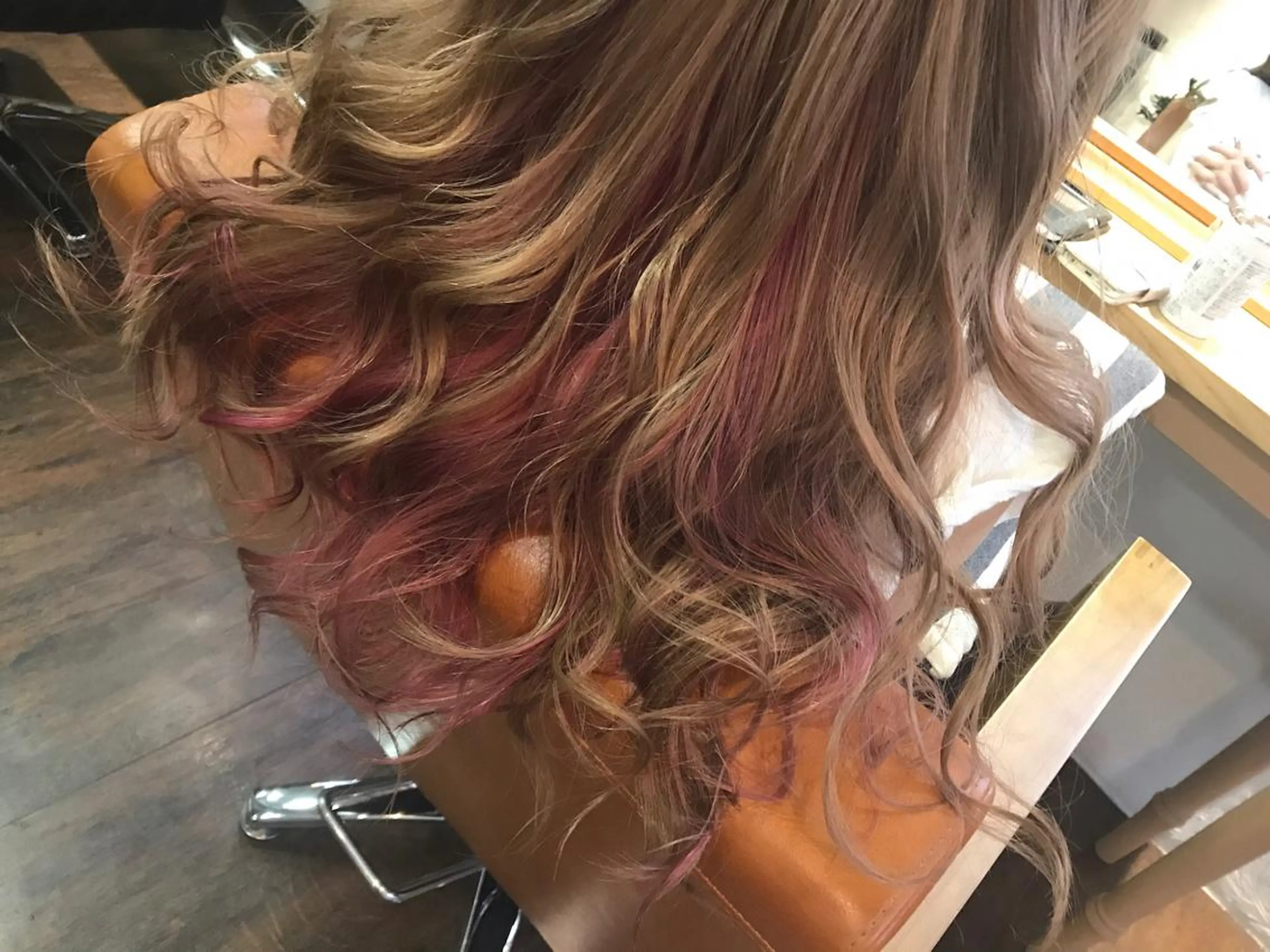 ロング カラー ピンクカラー 伊藤 優希のヘアスタイル