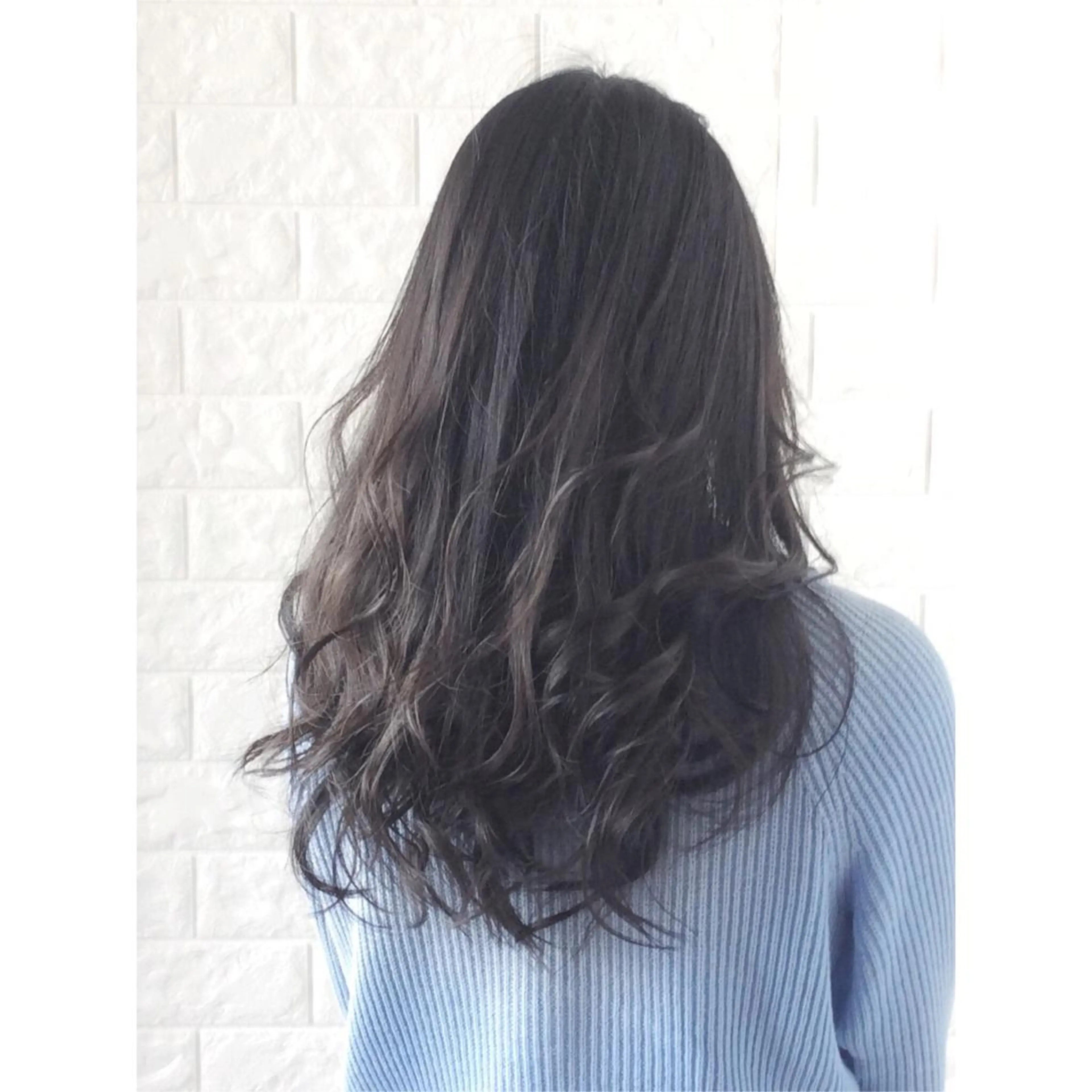 セミロング 学生 カット ヘアカラー パーマ トリートメント ヘッドスパ KIZU 髪質改善 オカルト怪談のヘアスタイル