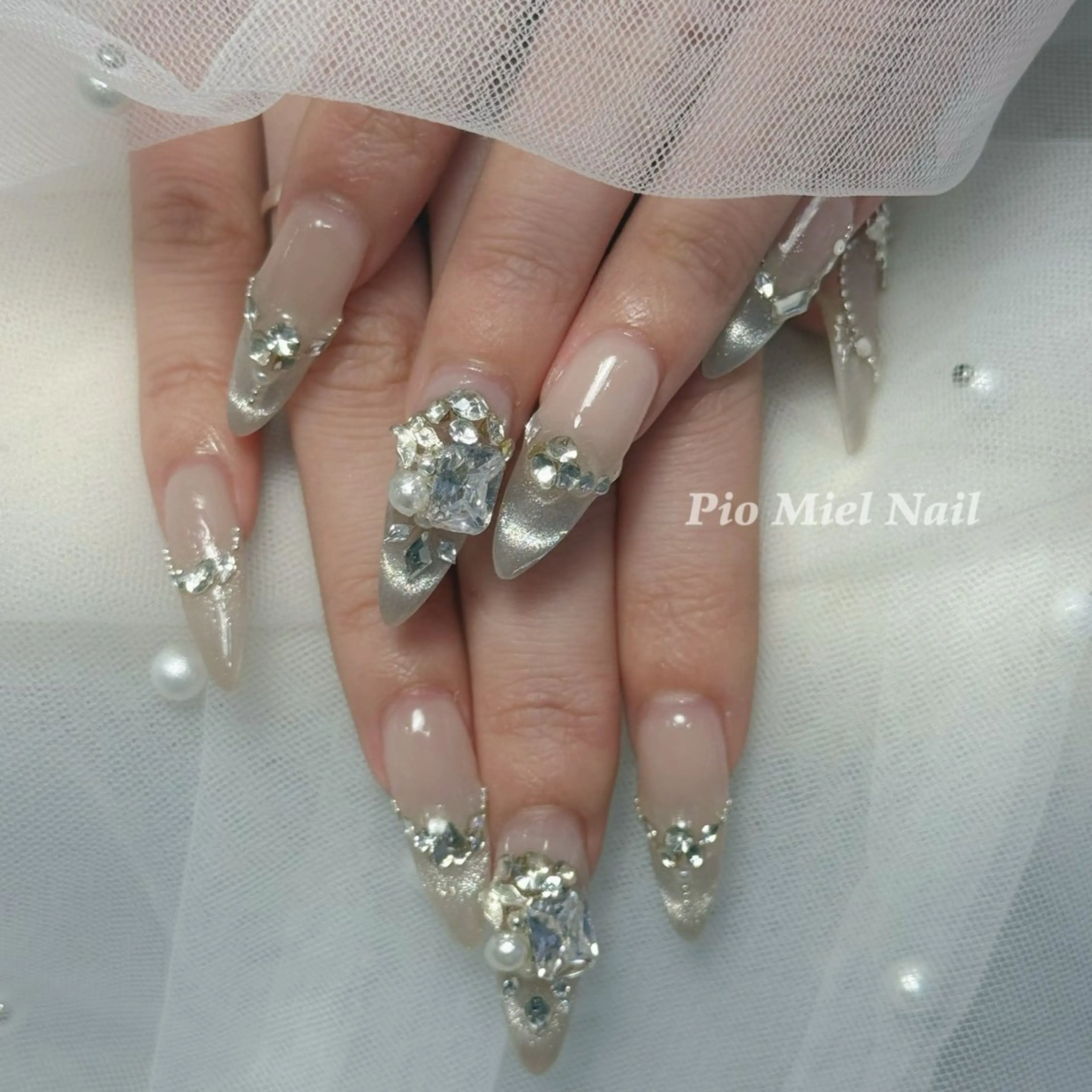 ネイル フレンチネイル 韓国ネイル ラメ(グリッター) マグネットネイル ニュアンスネイル ハンドネイル HANA 長さだしのネイルデザイン