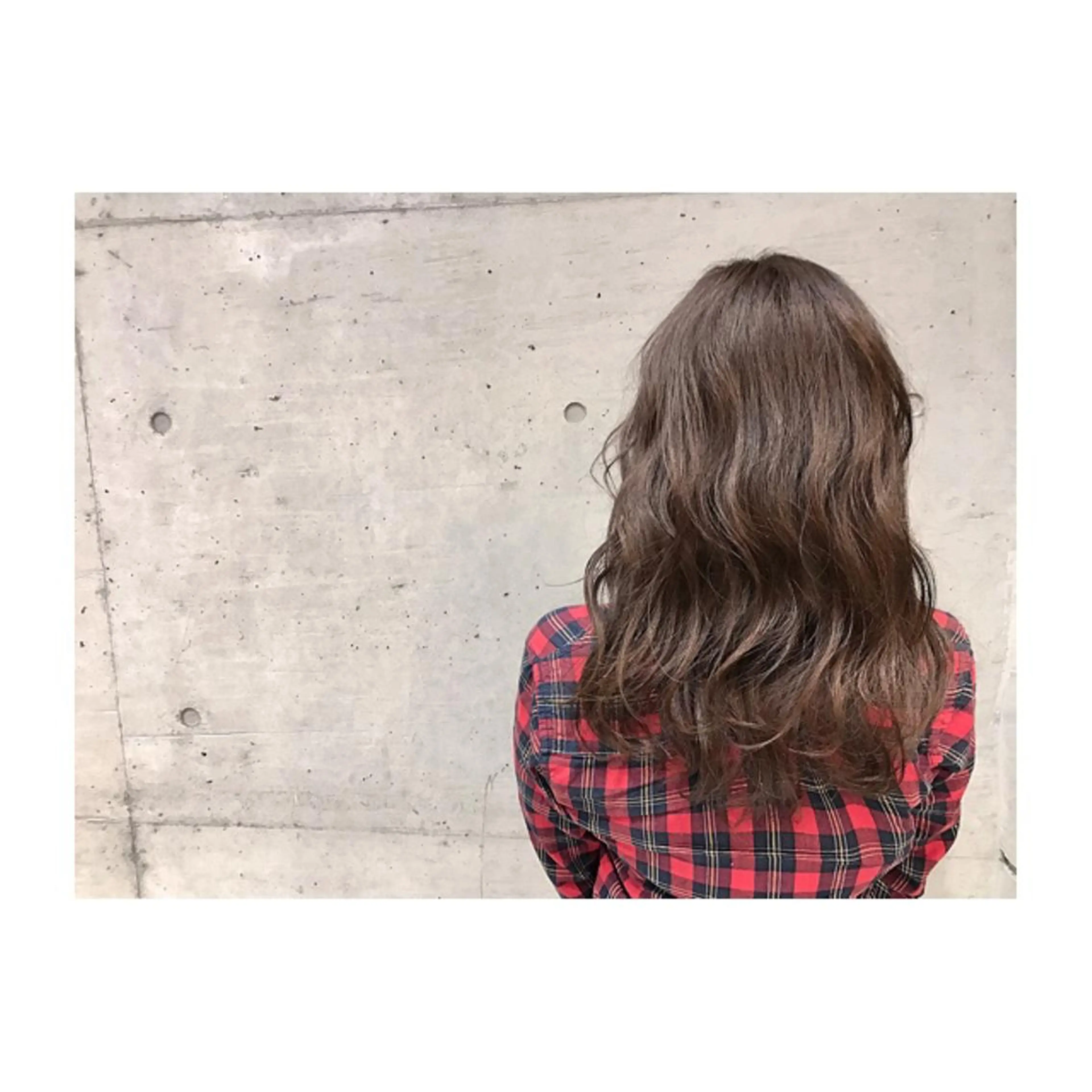 ロング カラー パーマ アッシュ アッシュブラウン ブラウンカラー 大栗 佑也  髪質改善のヘアスタイル