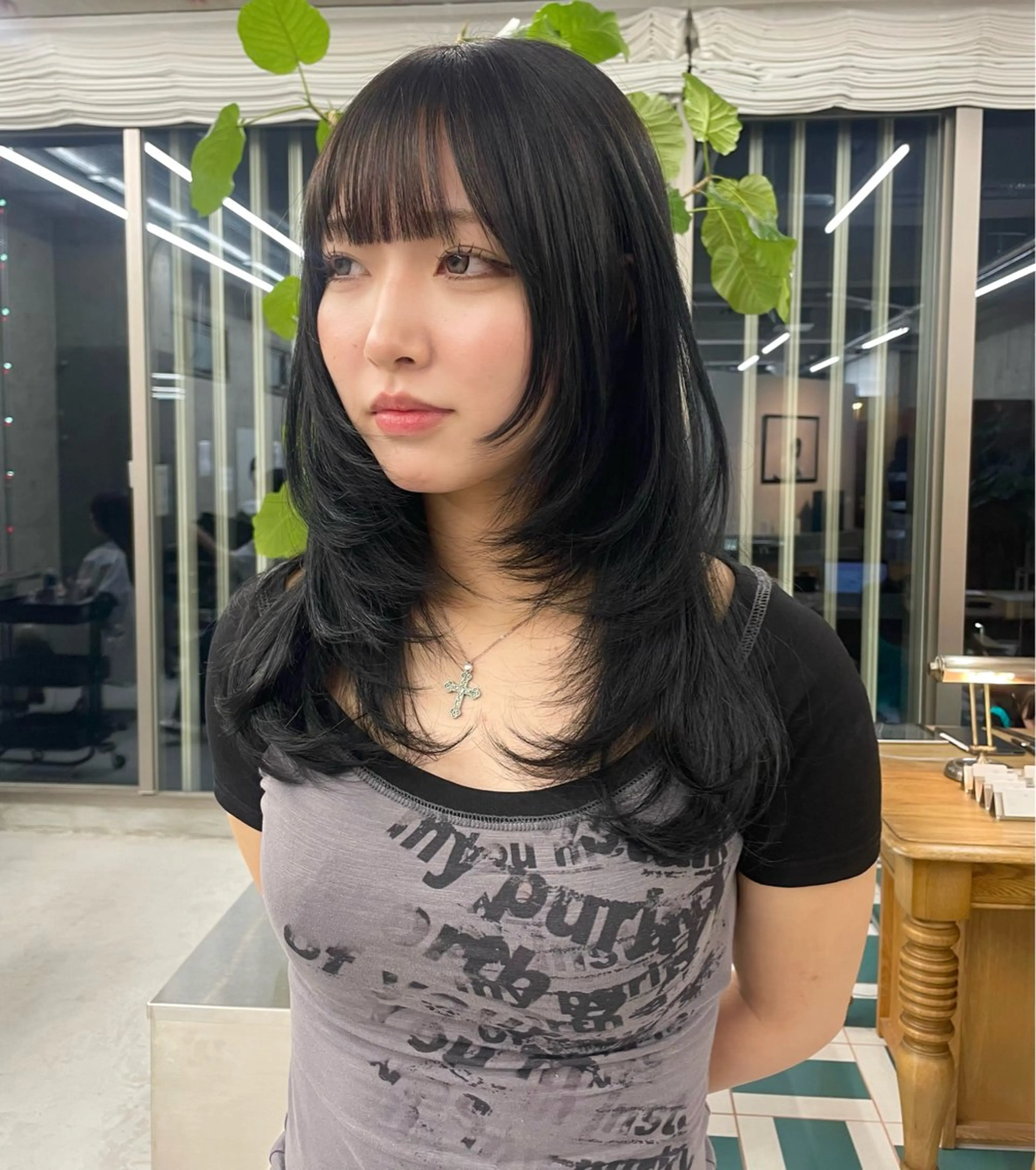 セミロング カラー レイヤーカット 似合わせカット カット ヘアカラー 伊藤 凜のヘアスタイル