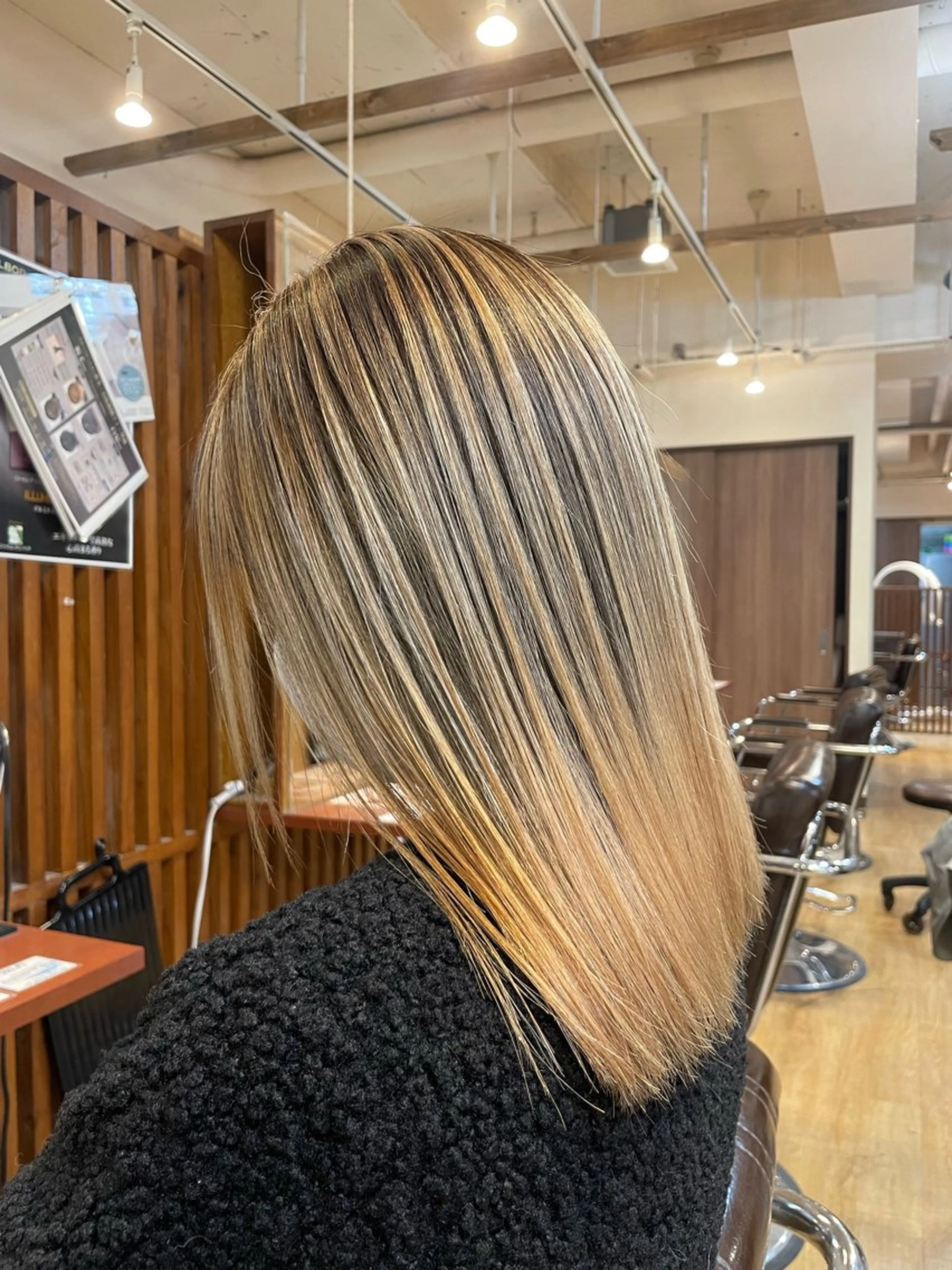 ミディアム カラー カット ヘアカラー デザインカラー／ ハイトーン／竹井俊介のヘアスタイル