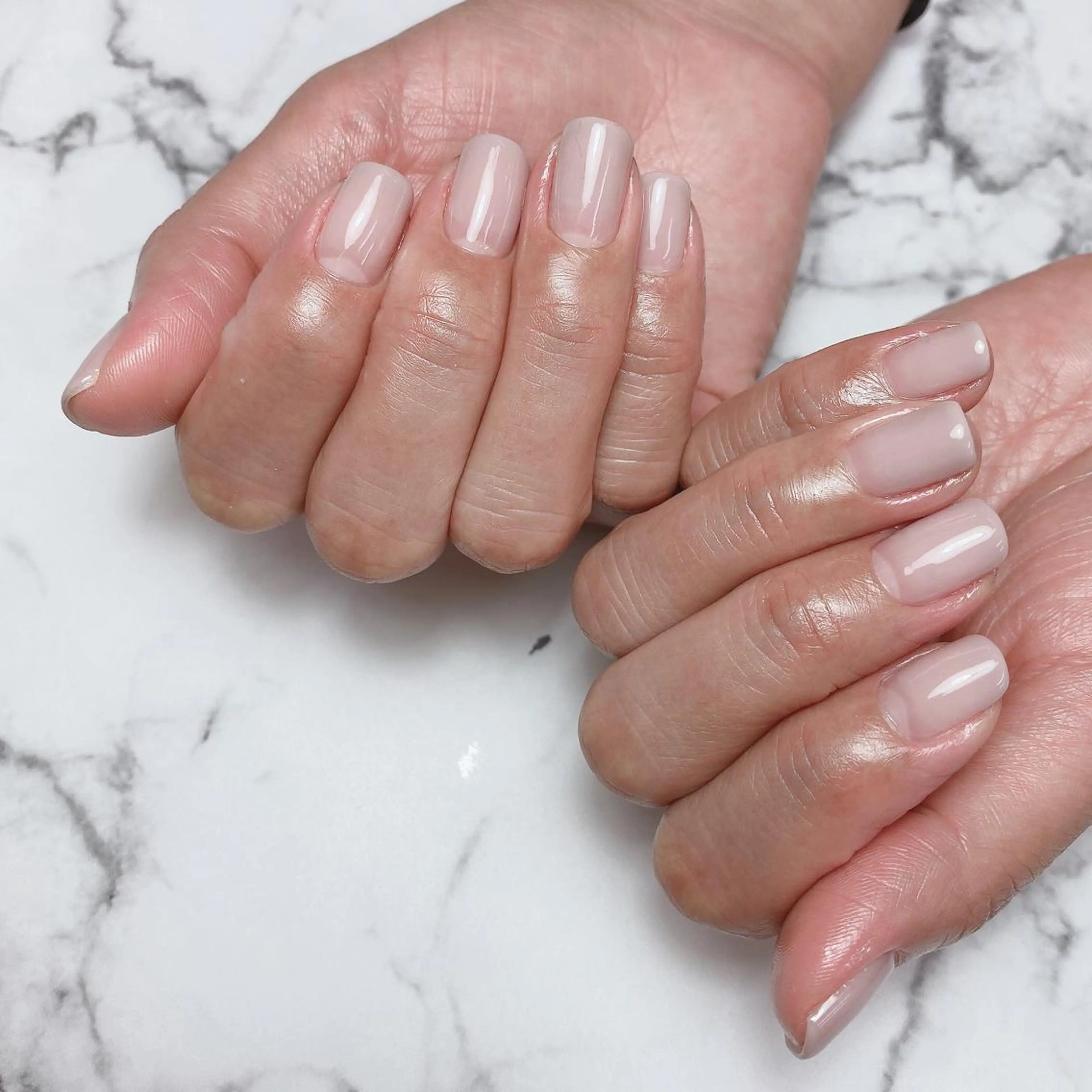 ミディアム ネイル グラデーション 石原 夕華のネイルデザイン