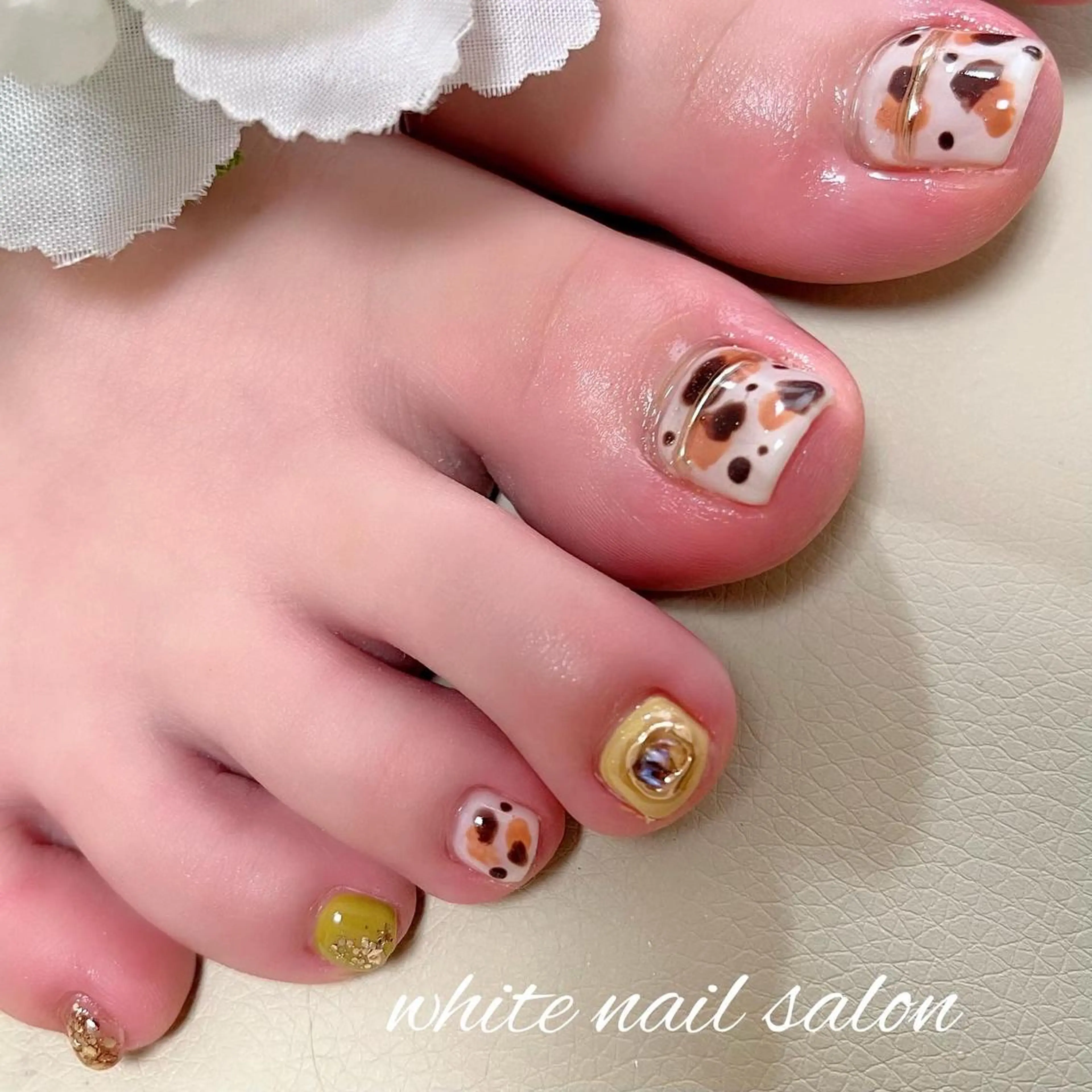 ネイル フットネイル ジェルネイル ハードジェル ラメ(グリッター) 持ち込み フットネイル white nail salonのネイルデザイン