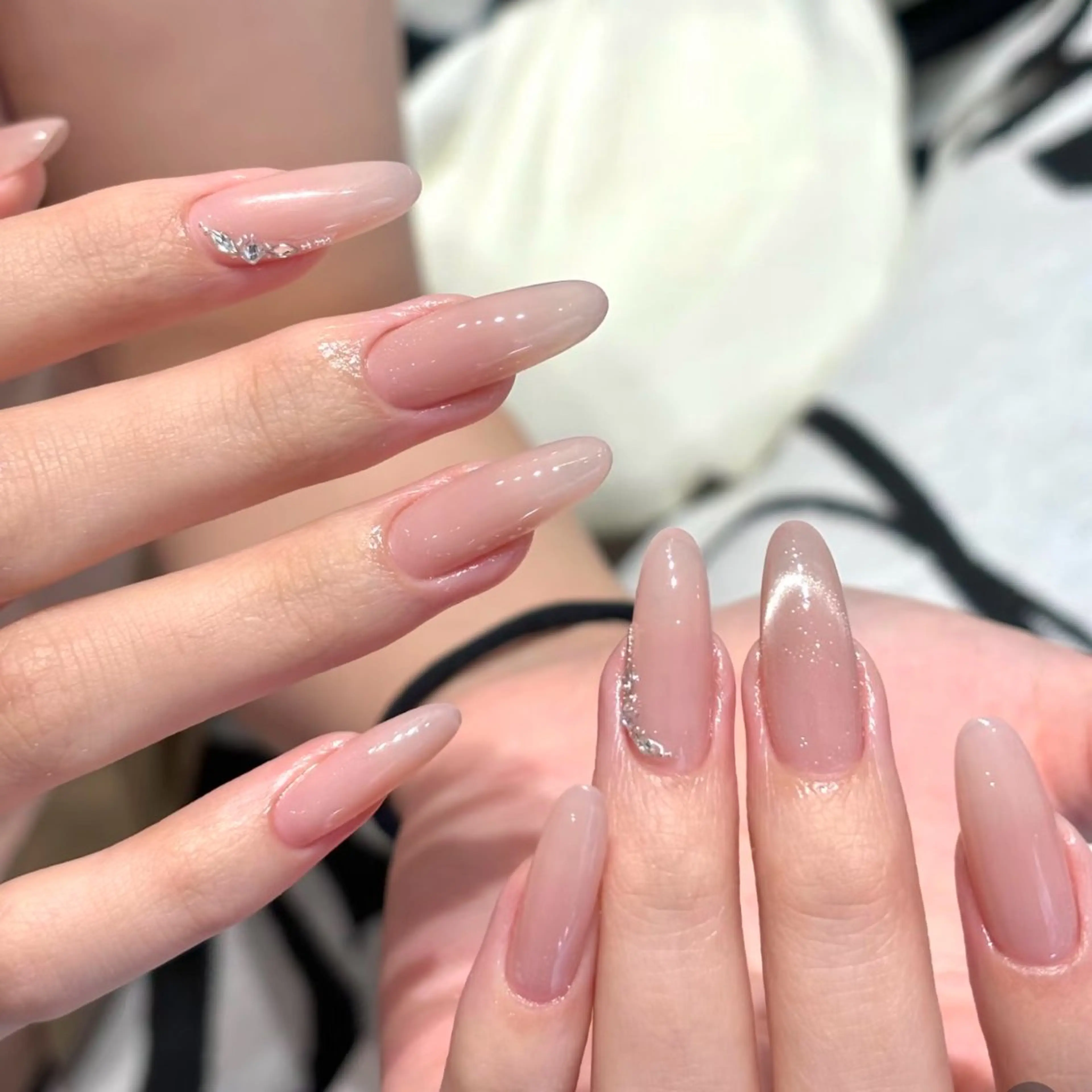 チップ+ジェル長さだし持ち込みシンプルデザインの写真