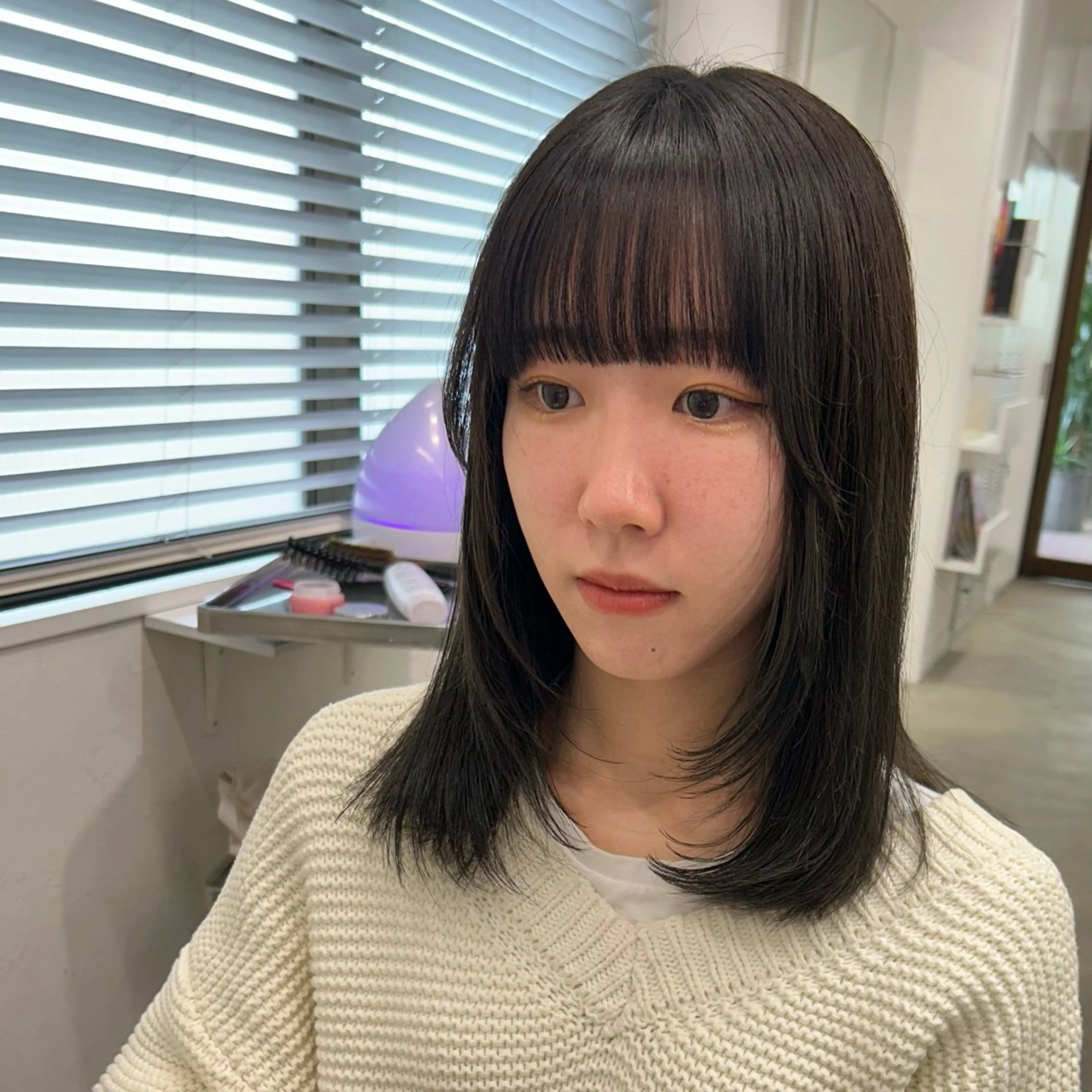 ミディアム 顔まわりレイヤー レイヤーカット カット 艶カラー/レイヤー /メンズ/マツエクのヘアスタイル